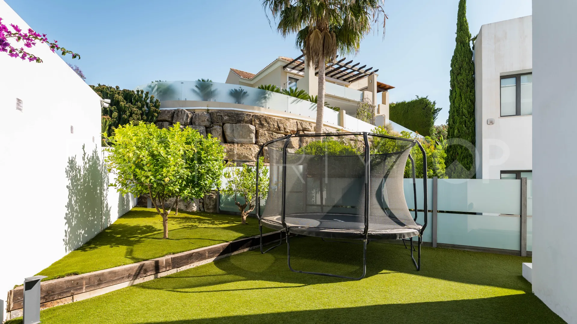 5 bedrooms villa for sale in Atalaya Fairways