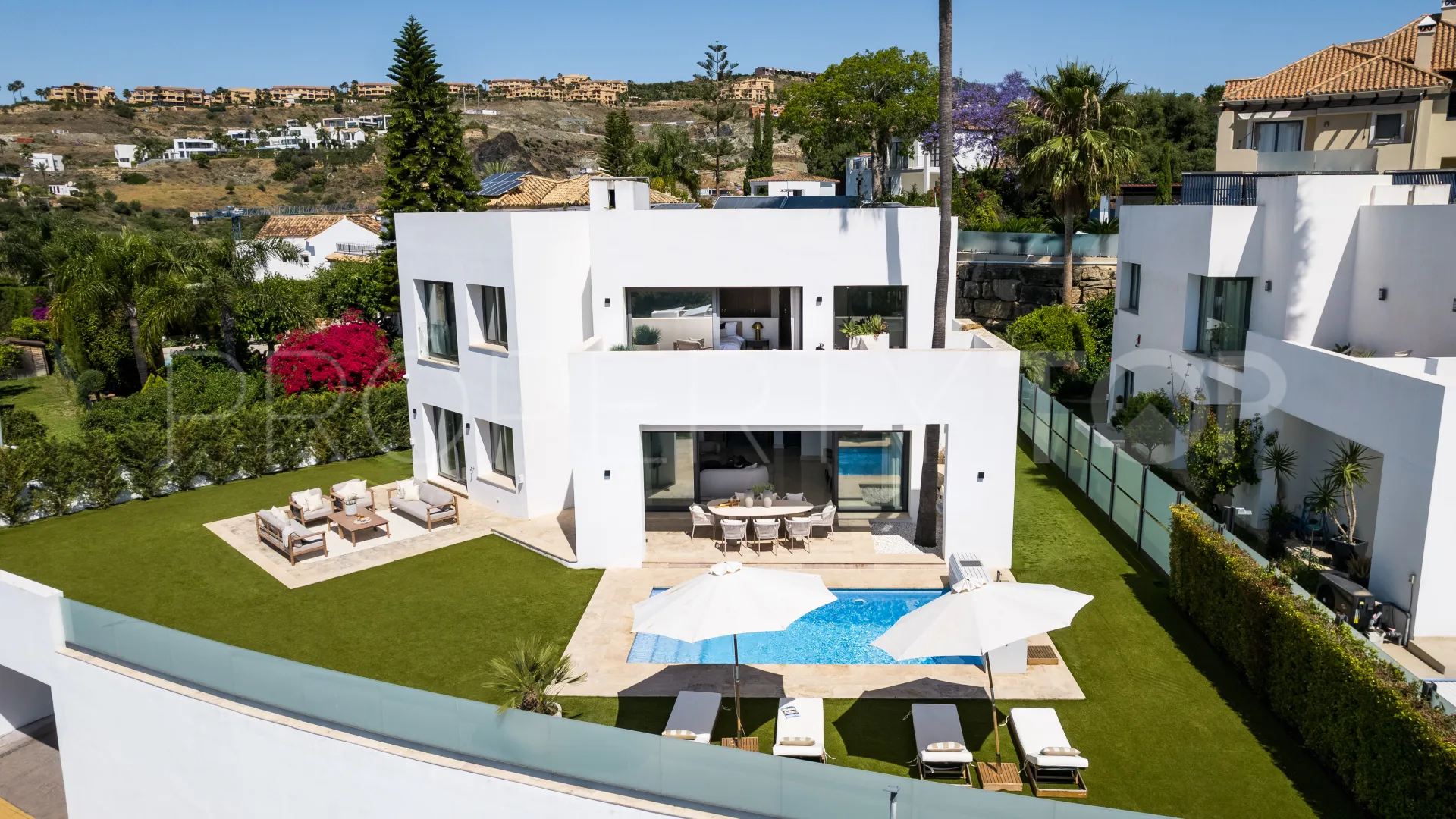 5 bedrooms villa for sale in Atalaya Fairways
