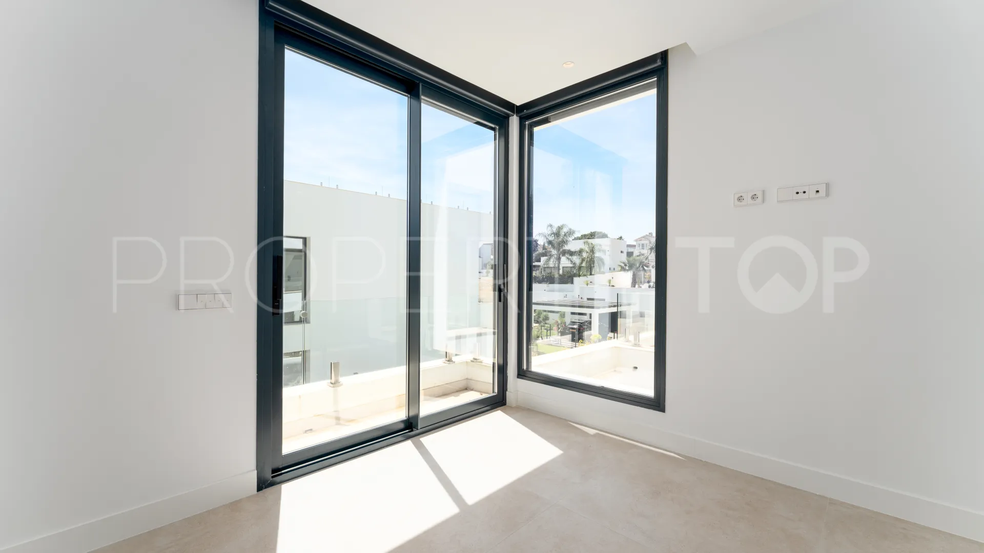 For sale villa in Monte Biarritz
