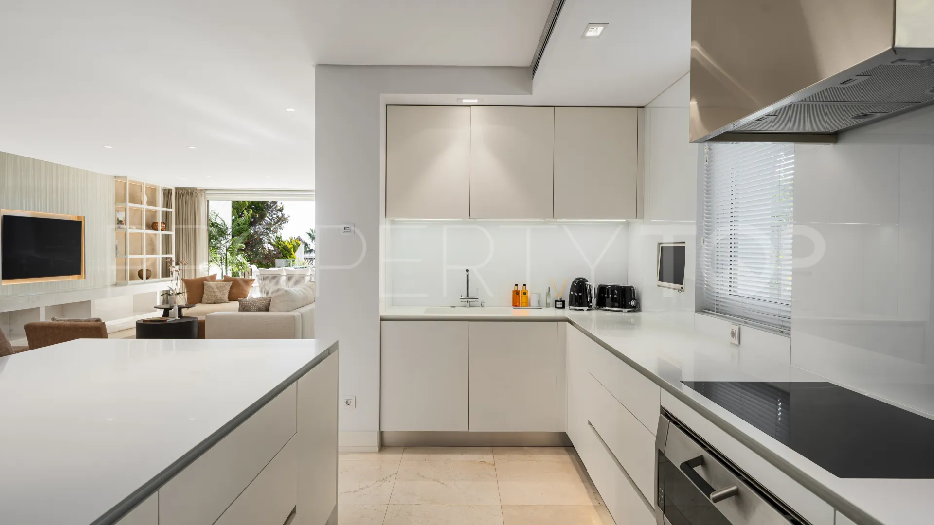 Se vende villa de 4 dormitorios en Puente Romano