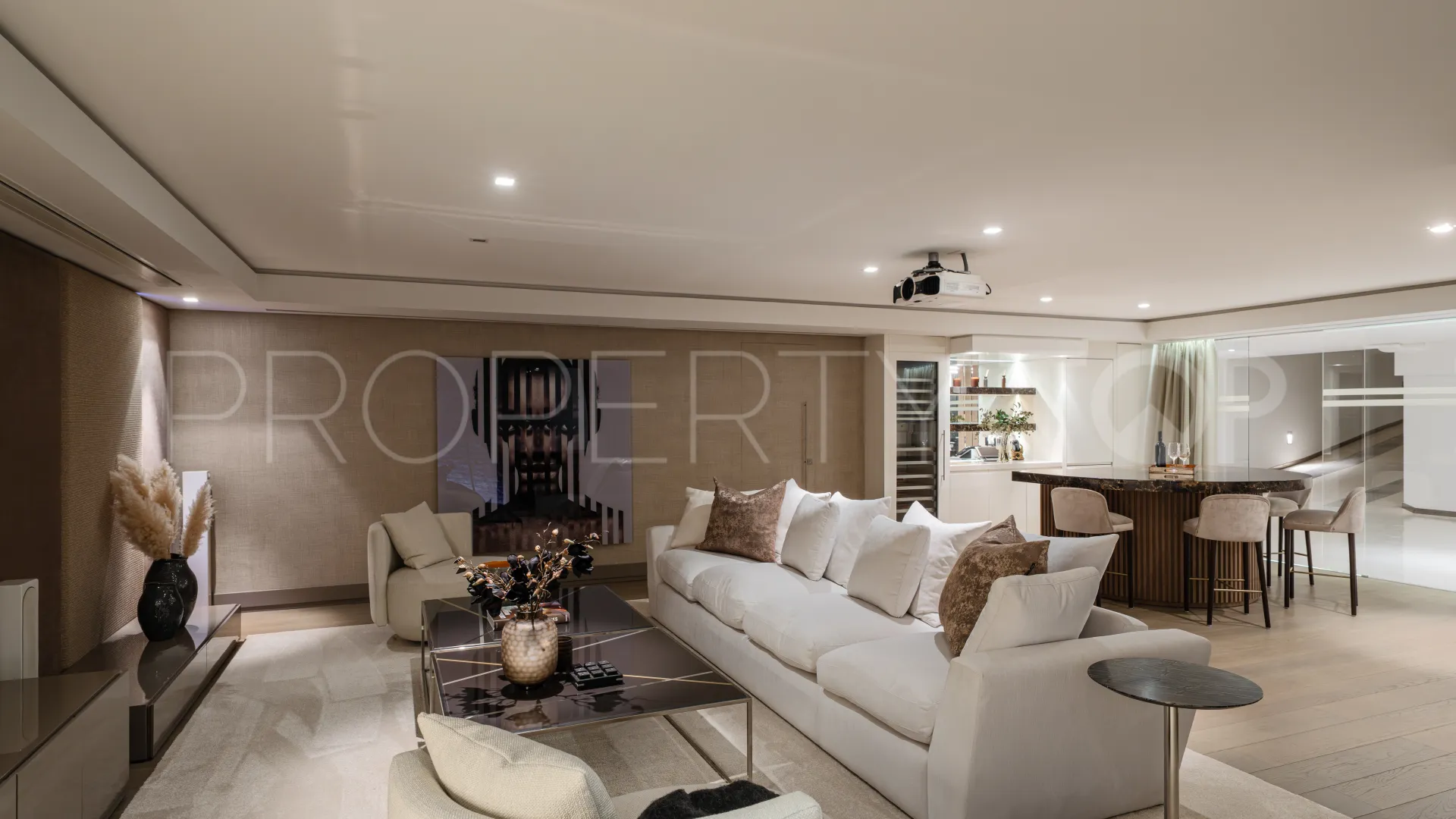 Se vende villa de 4 dormitorios en Puente Romano