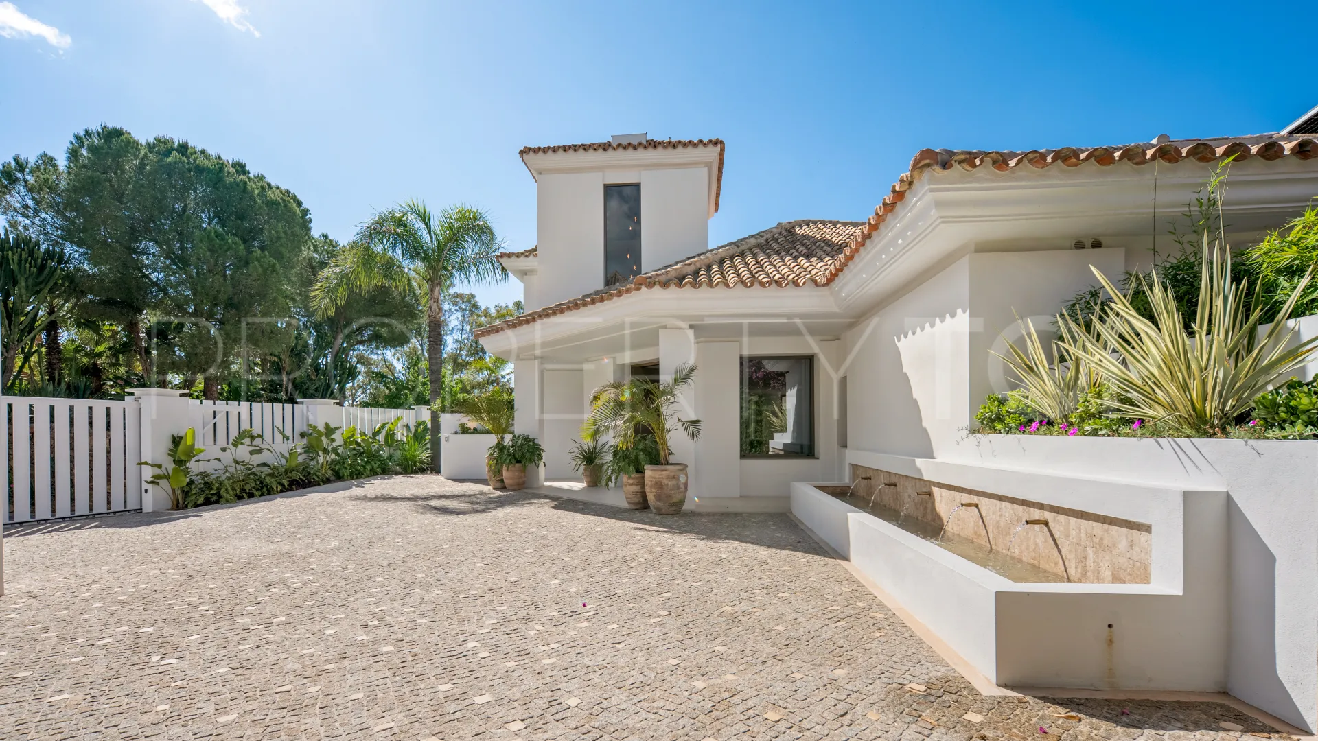 El Herrojo 6 bedrooms villa for sale