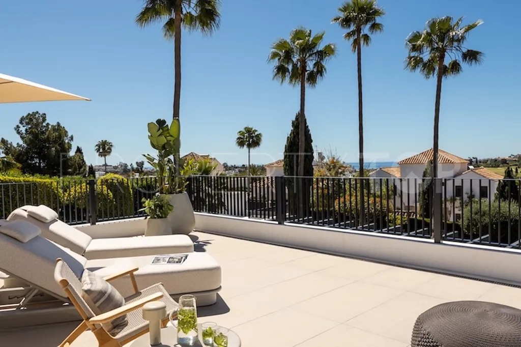 4 bedrooms villa for sale in Altos del Paraiso