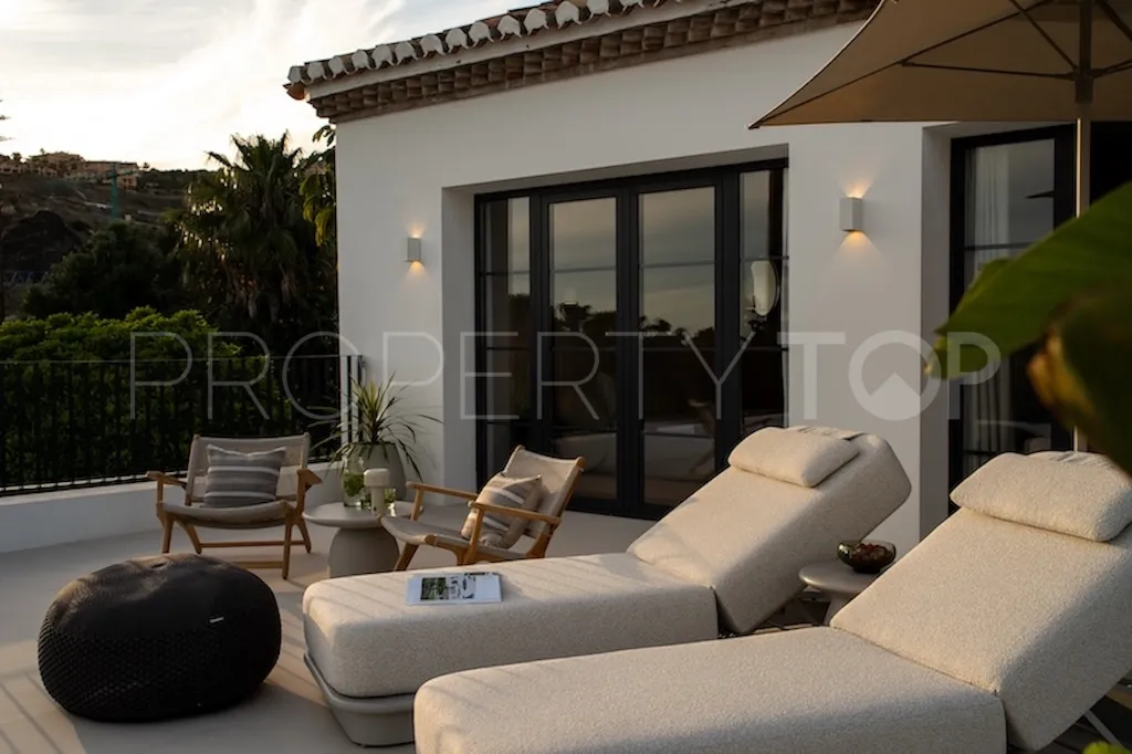 4 bedrooms villa for sale in Altos del Paraiso