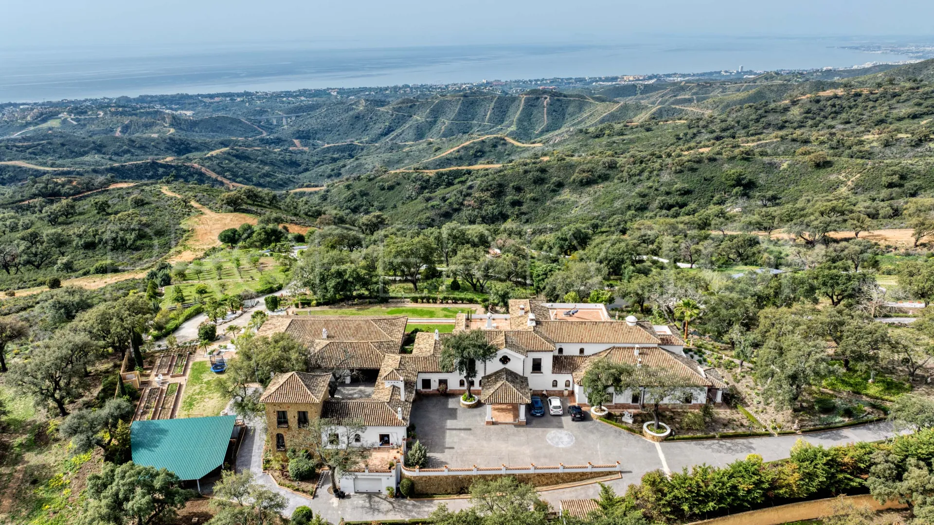 7 bedrooms estate for sale in La Mairena