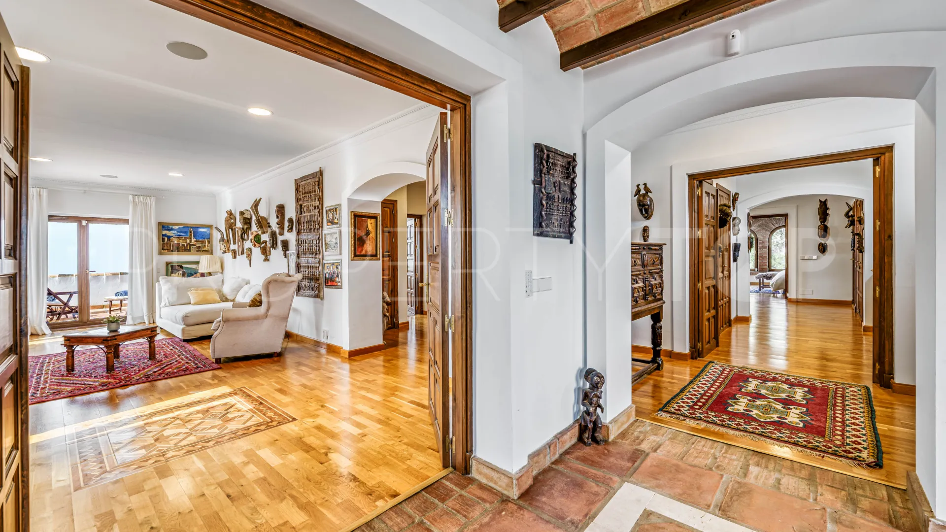 7 bedrooms estate for sale in La Mairena