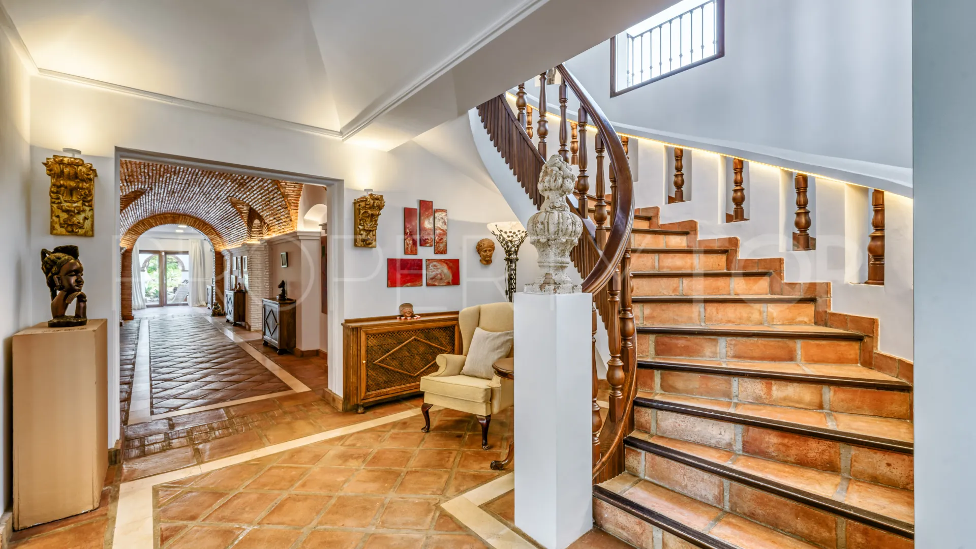 7 bedrooms estate for sale in La Mairena
