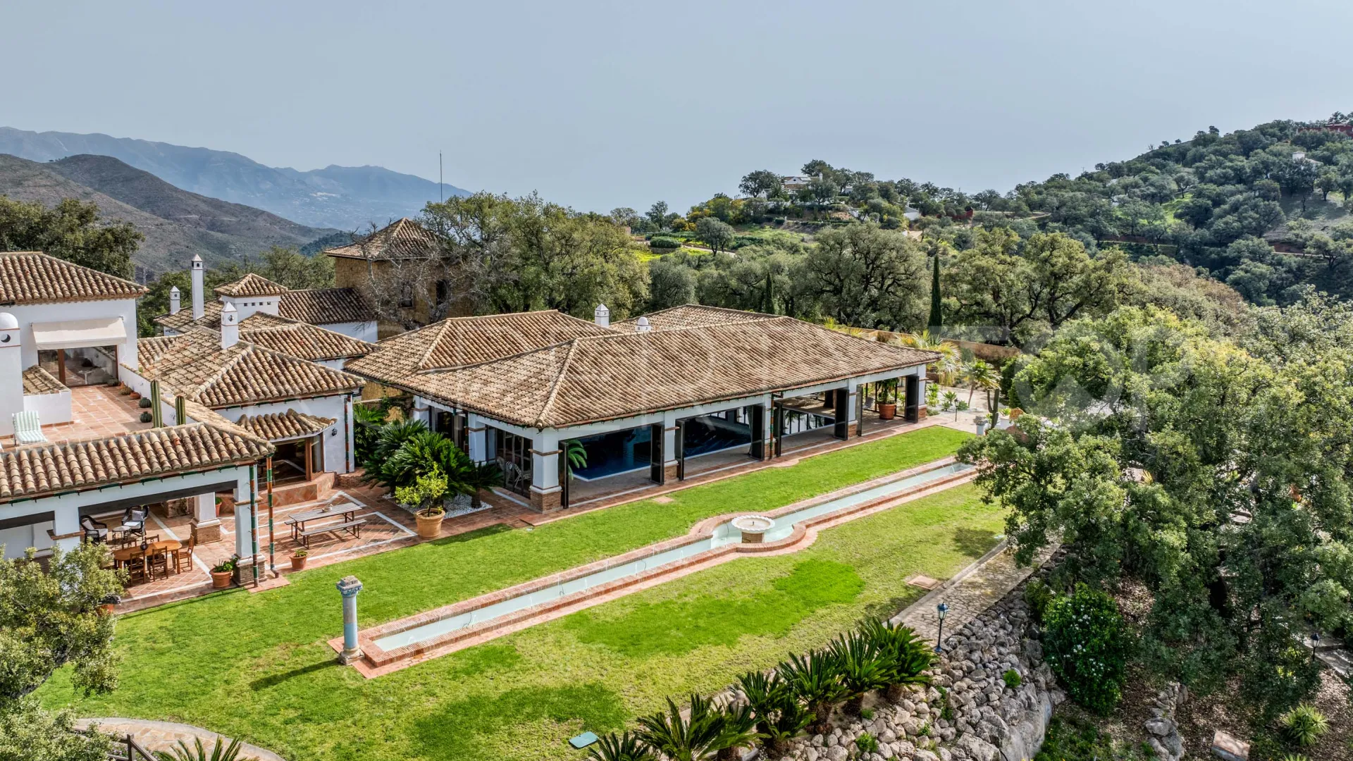 7 bedrooms estate for sale in La Mairena