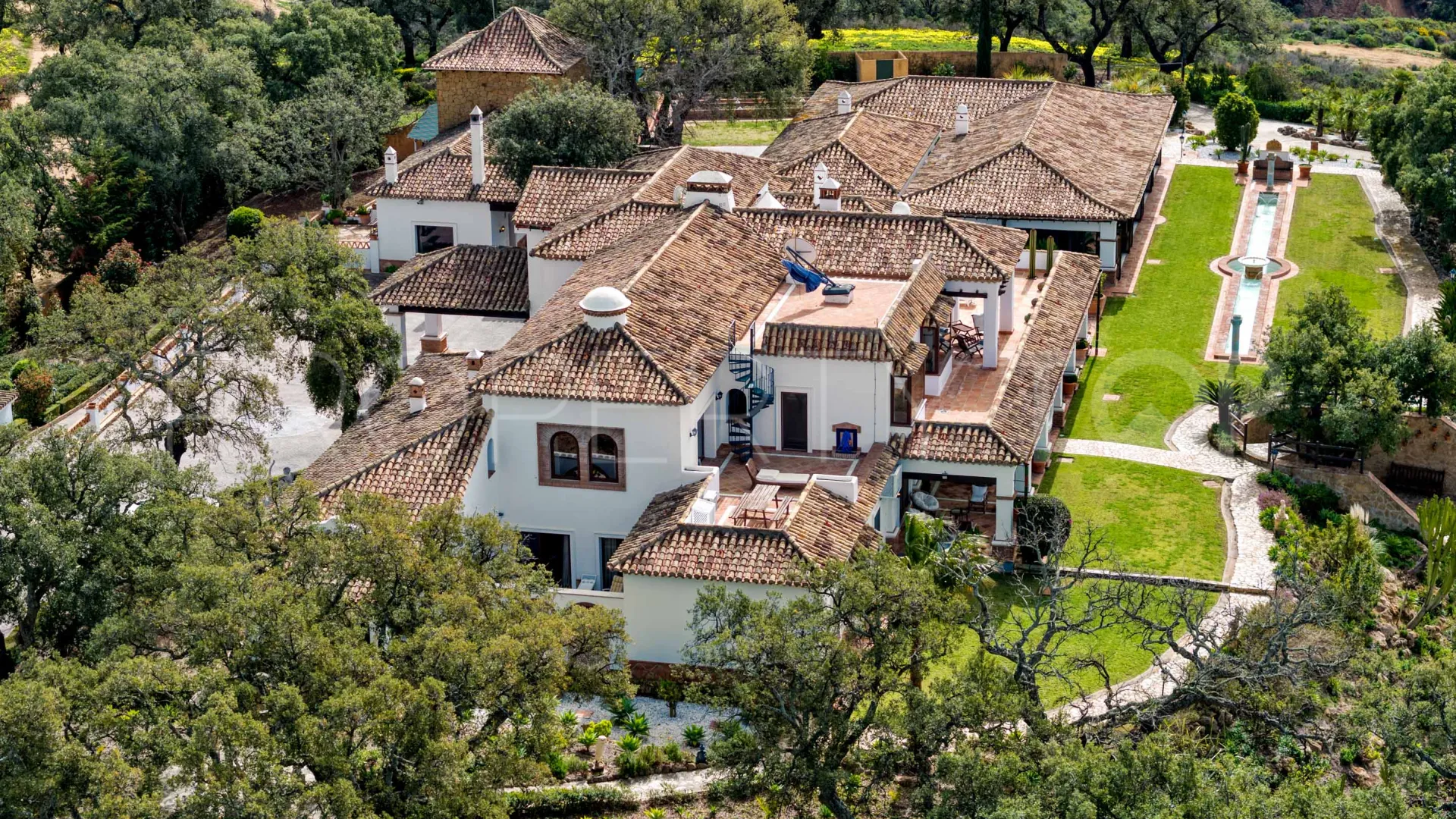 7 bedrooms estate for sale in La Mairena