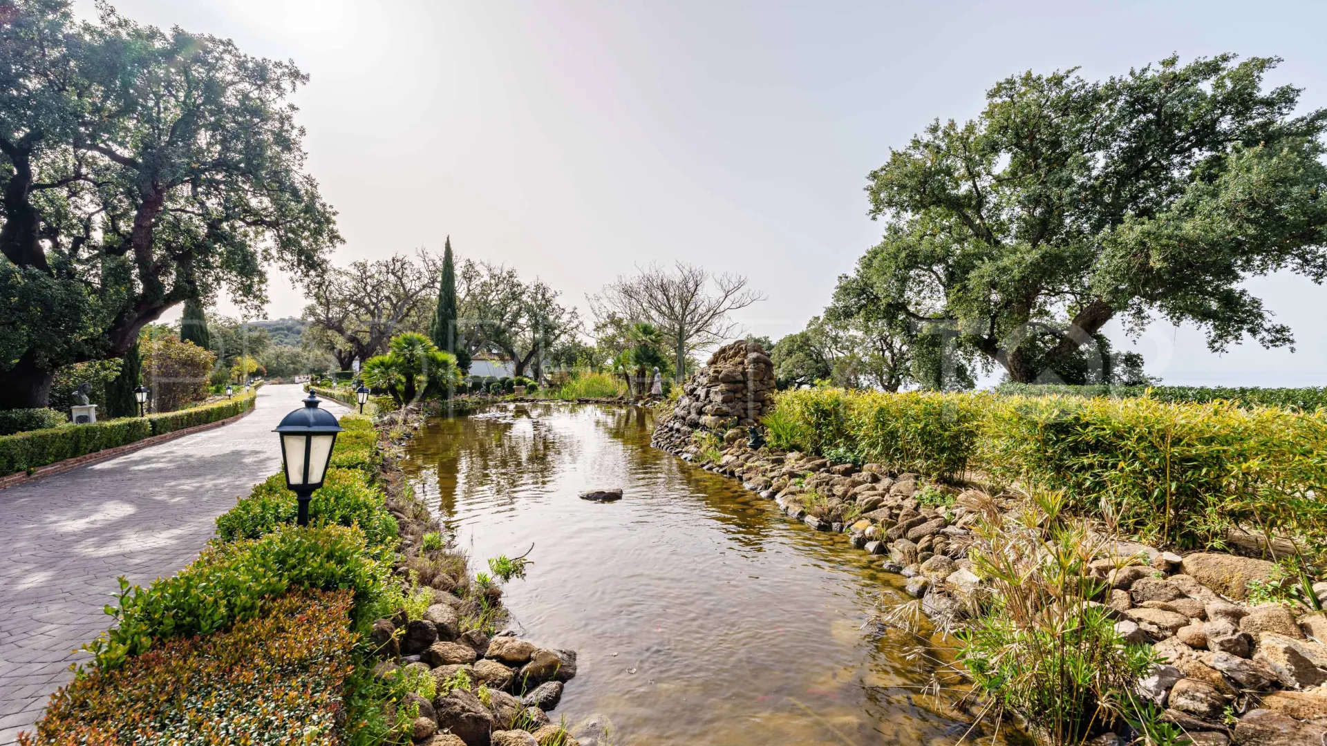 7 bedrooms estate for sale in La Mairena