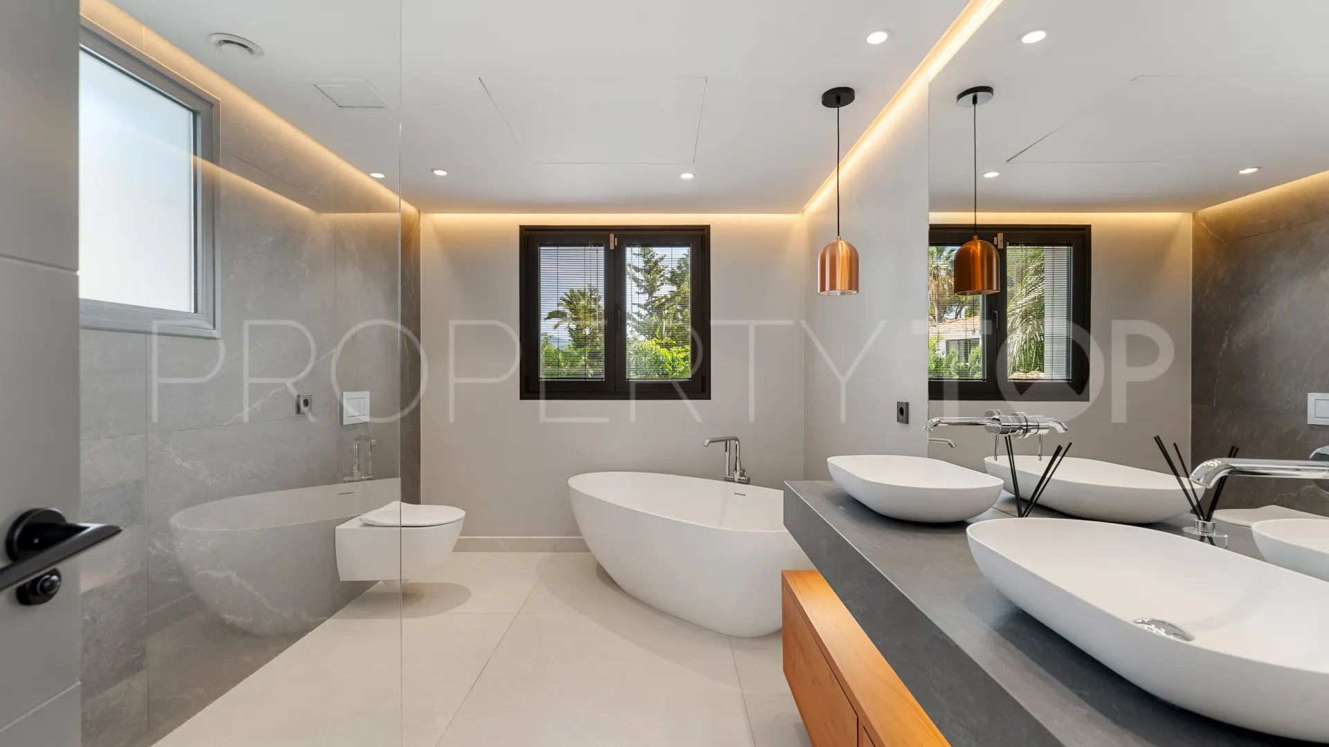 Villa de 4 dormitorios en venta en Las Brisas