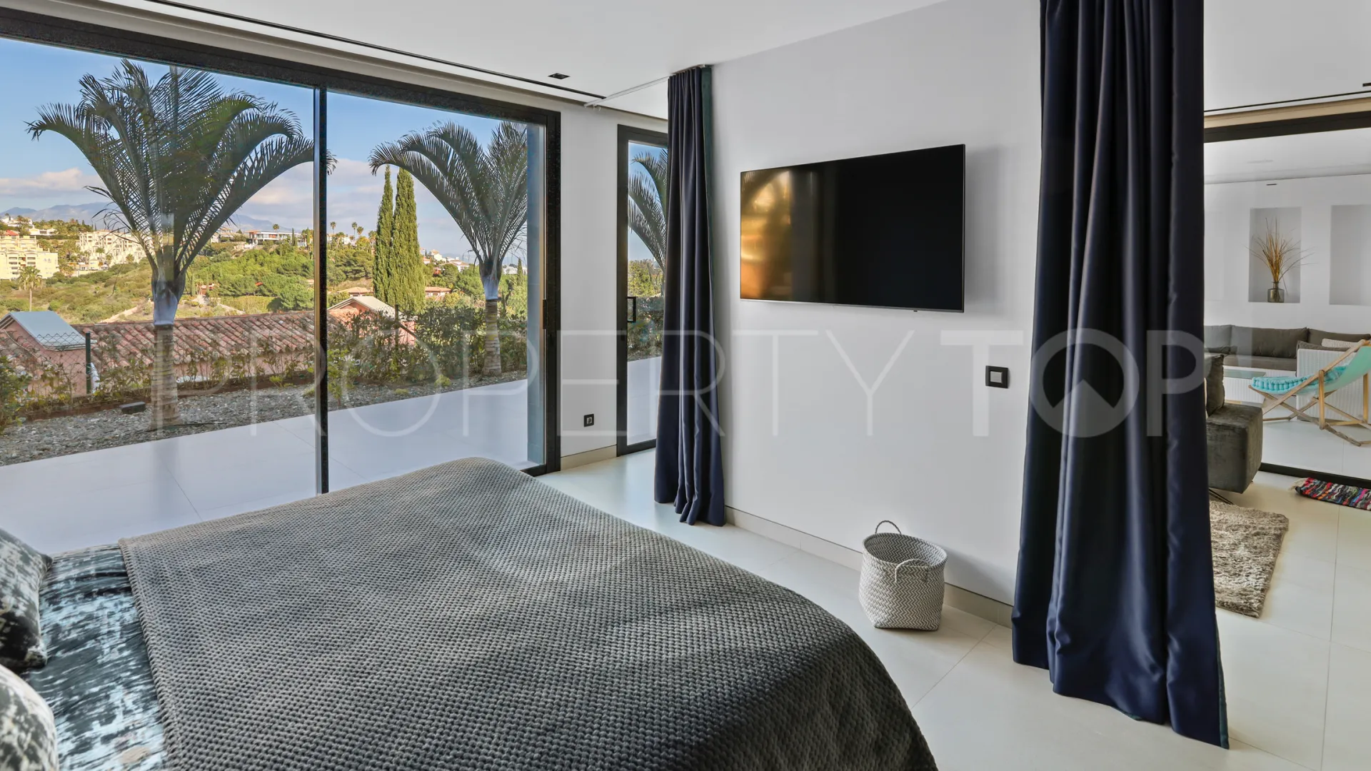 Villa for sale in Los Flamingos with 6 bedrooms
