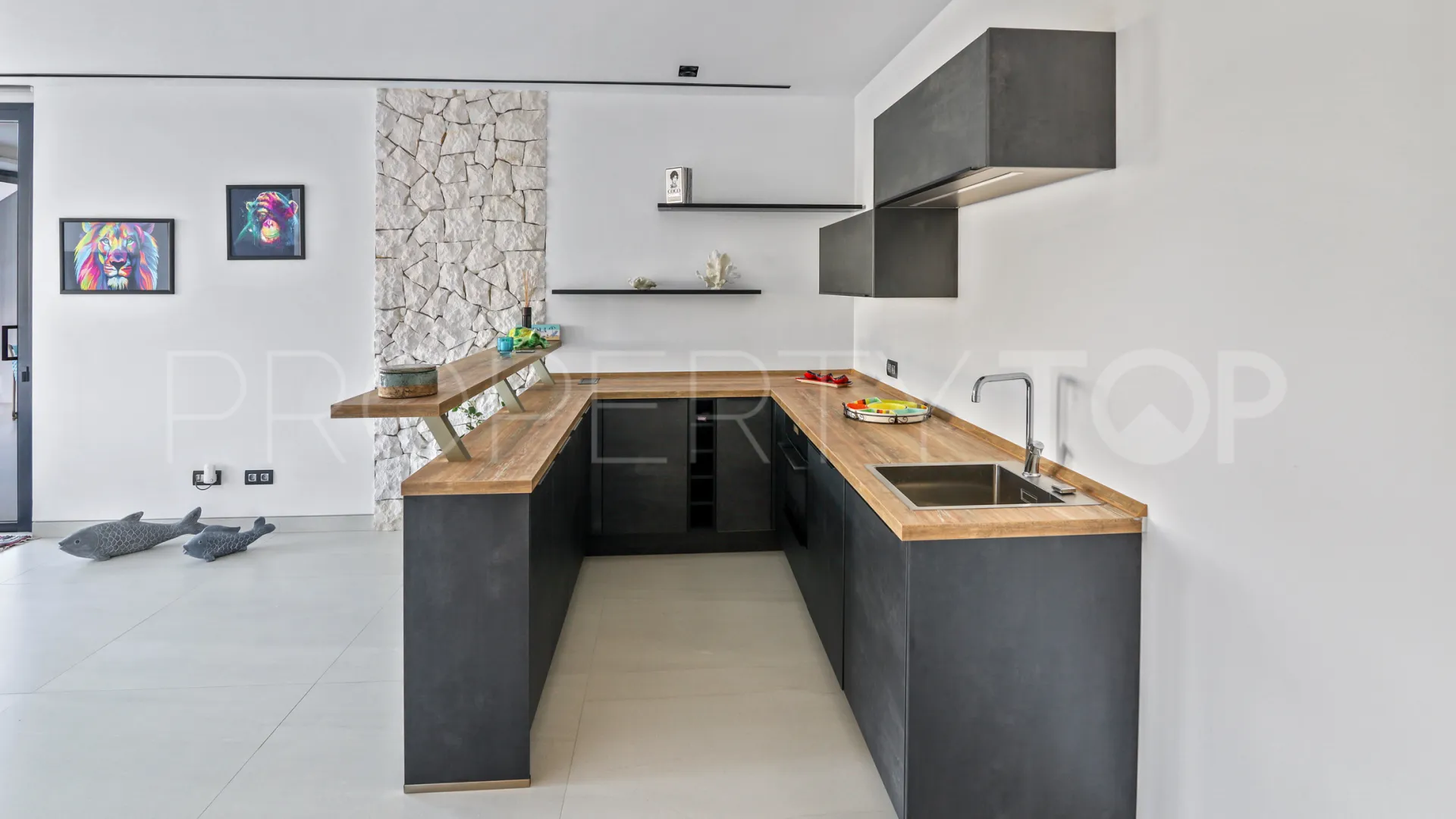 Villa for sale in Los Flamingos with 6 bedrooms
