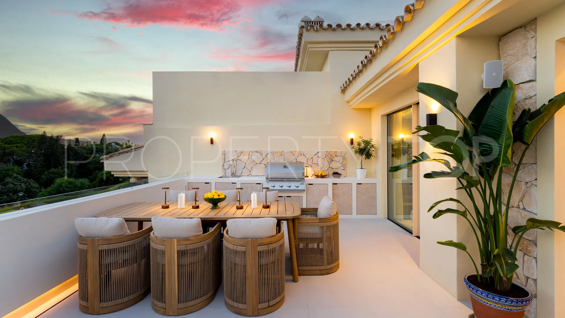 For sale penthouse in Condado de Sierra Blanca with 4 bedrooms