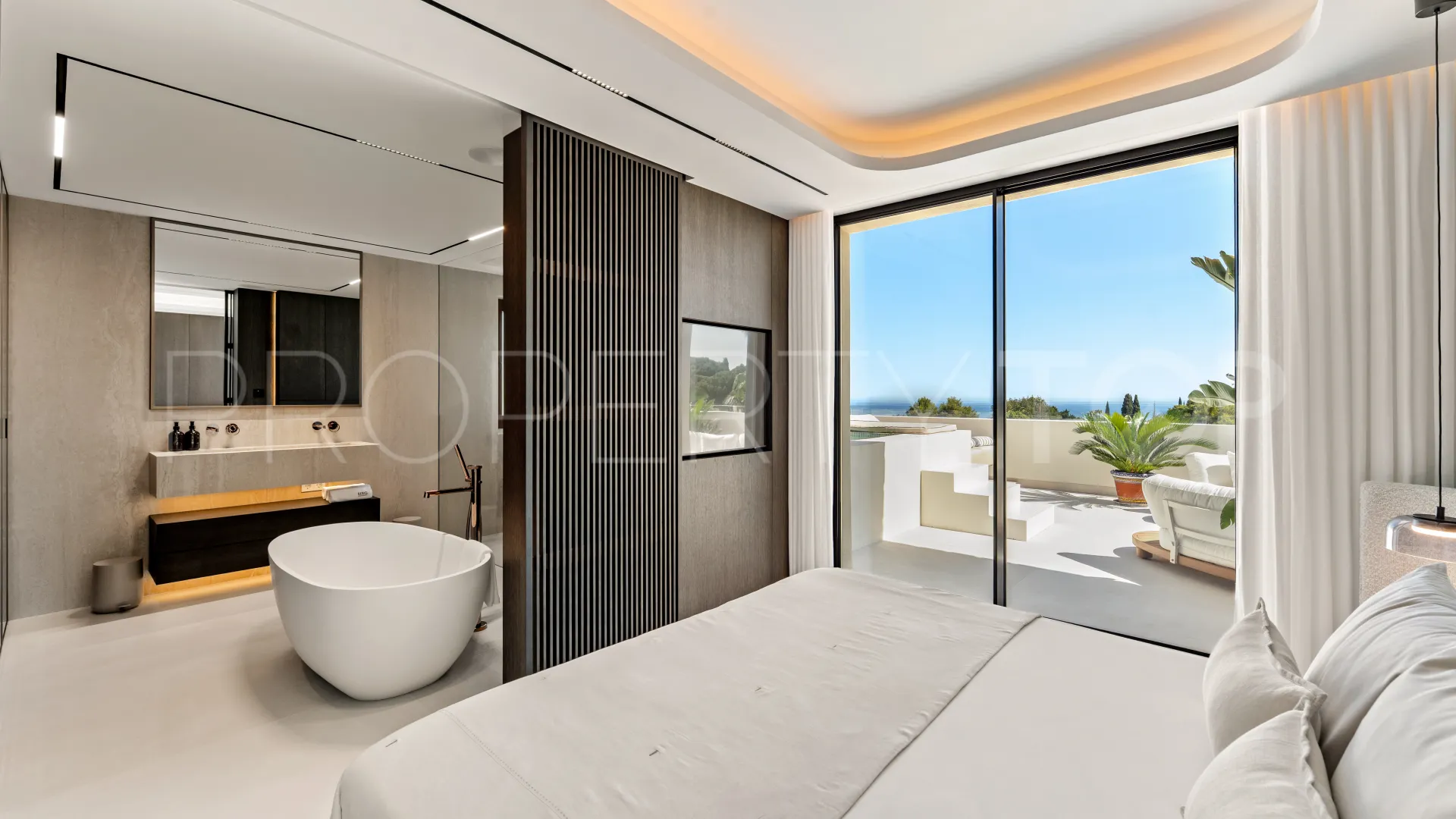 For sale penthouse in Condado de Sierra Blanca with 4 bedrooms
