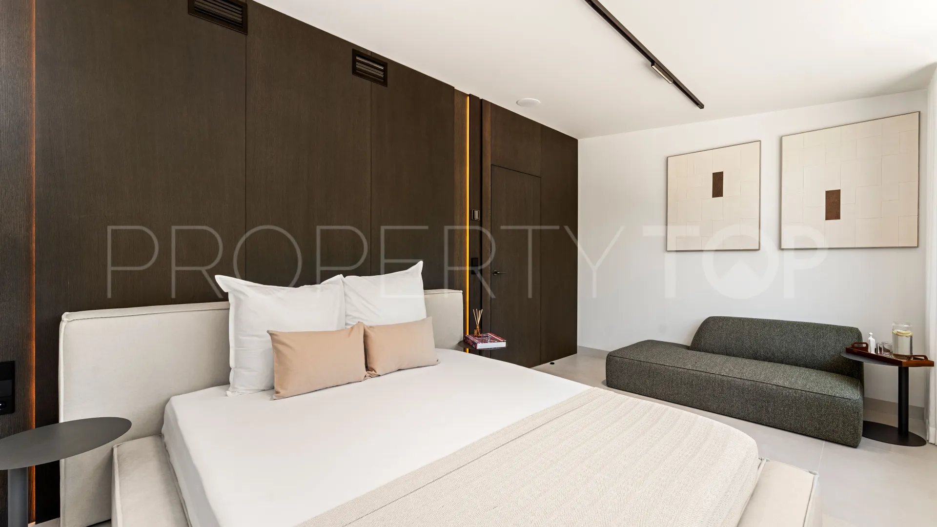 For sale penthouse in Condado de Sierra Blanca with 4 bedrooms