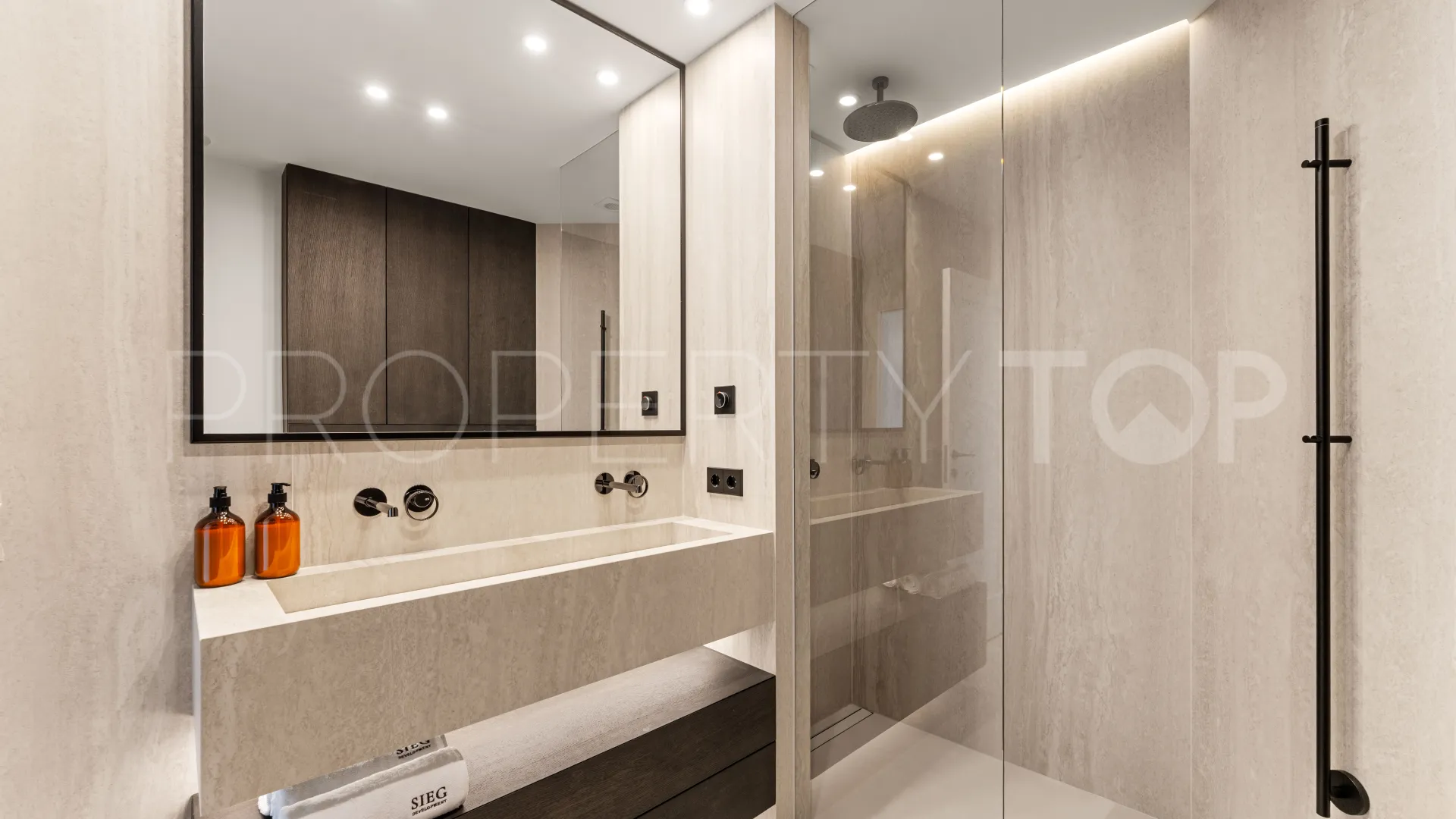 For sale penthouse in Condado de Sierra Blanca with 4 bedrooms