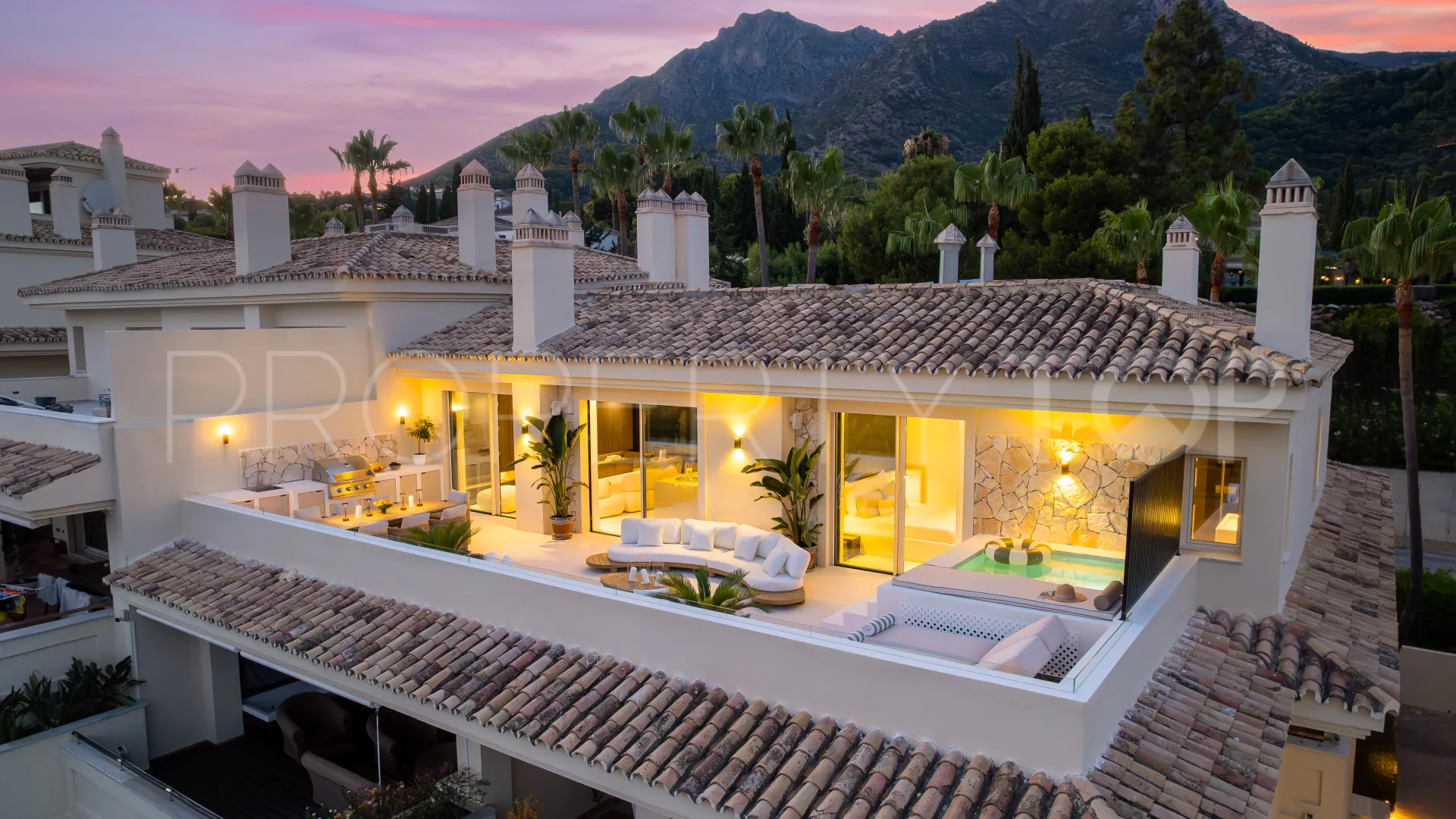For sale penthouse in Condado de Sierra Blanca with 4 bedrooms