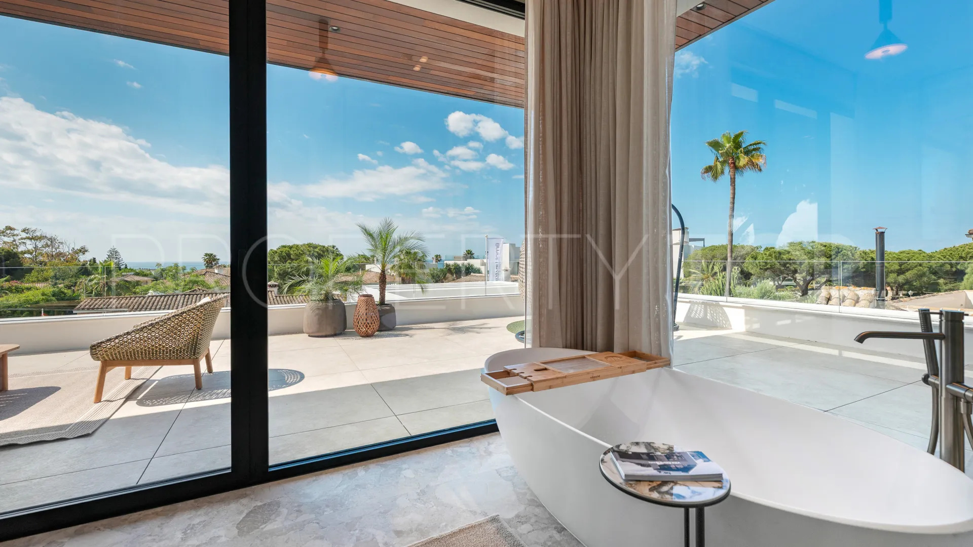 Marbesa 6 bedrooms villa for sale