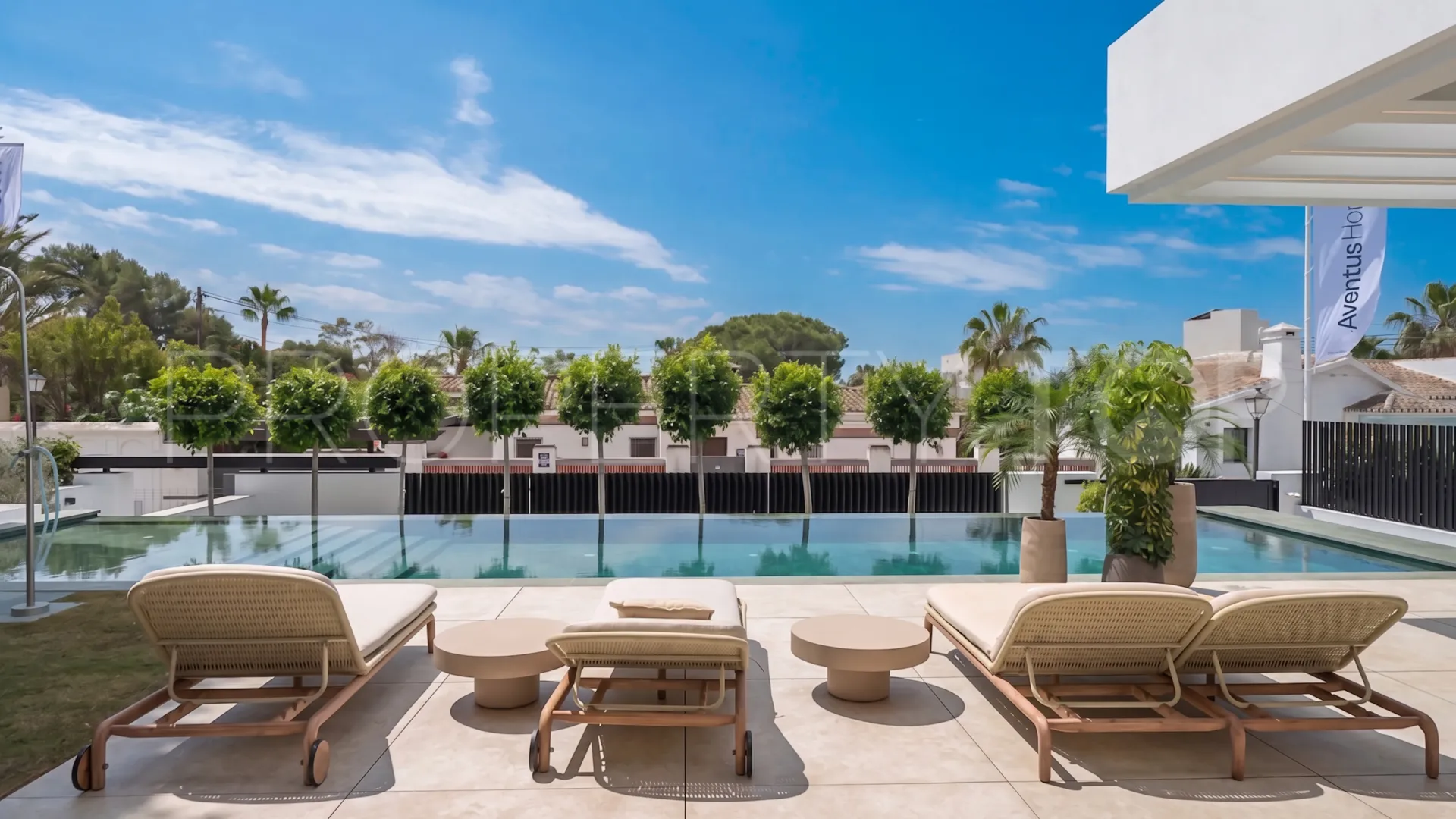 Marbesa 6 bedrooms villa for sale