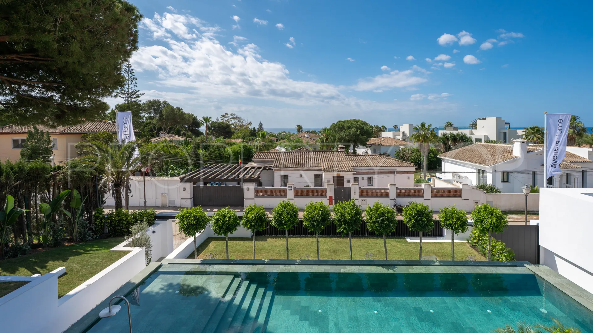Marbesa 6 bedrooms villa for sale