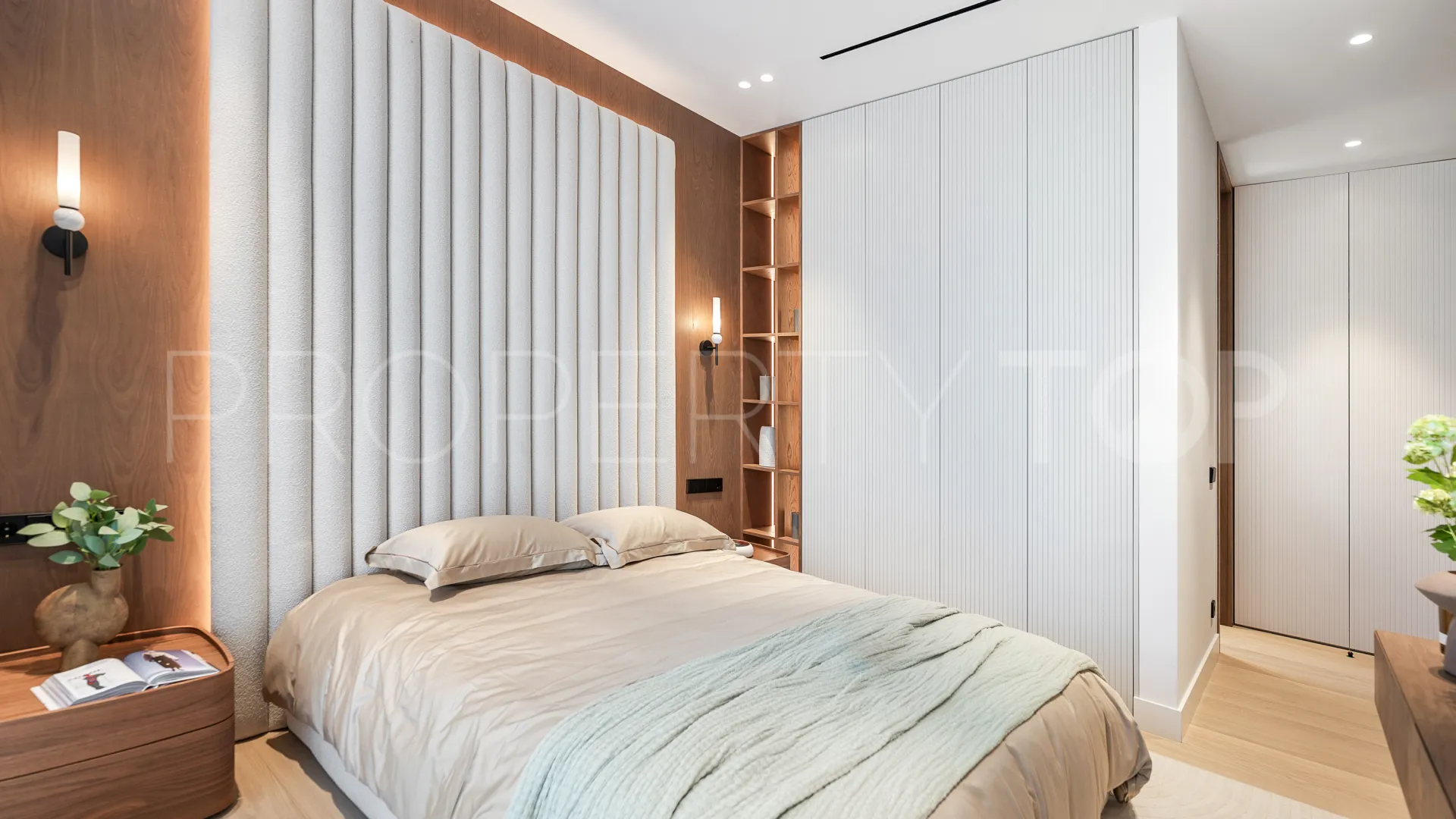 Marbesa 6 bedrooms villa for sale