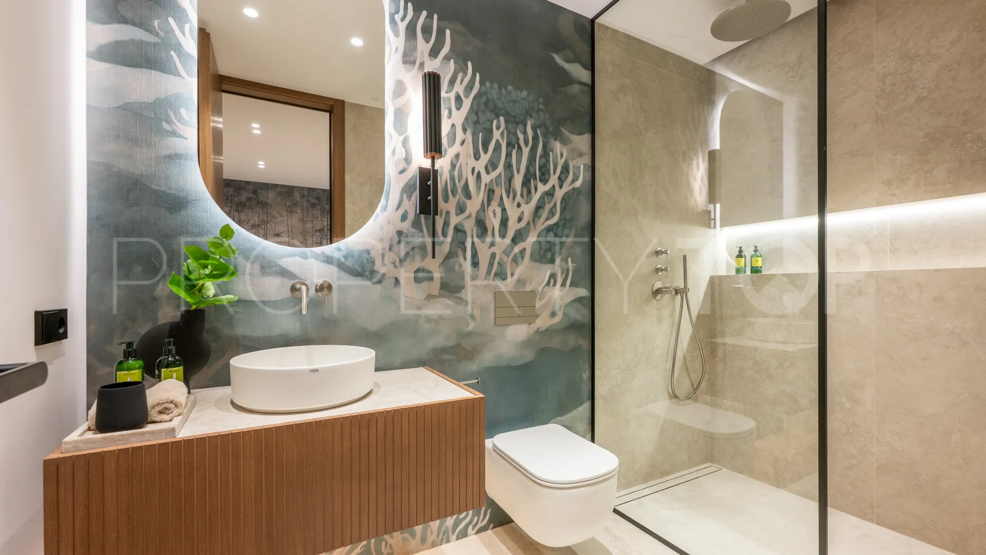 Marbesa 6 bedrooms villa for sale