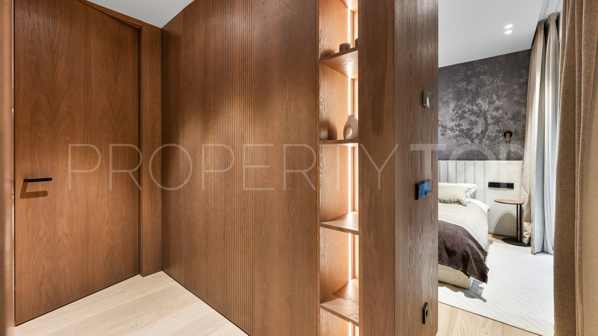 Marbesa 6 bedrooms villa for sale