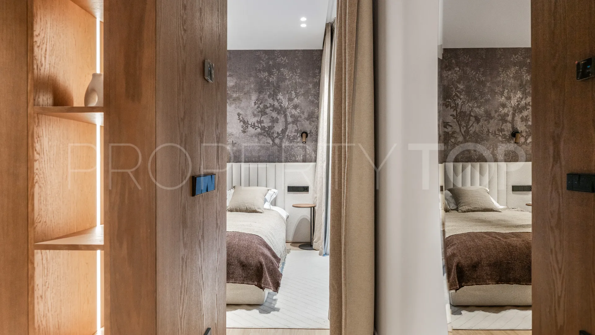 Marbesa 6 bedrooms villa for sale