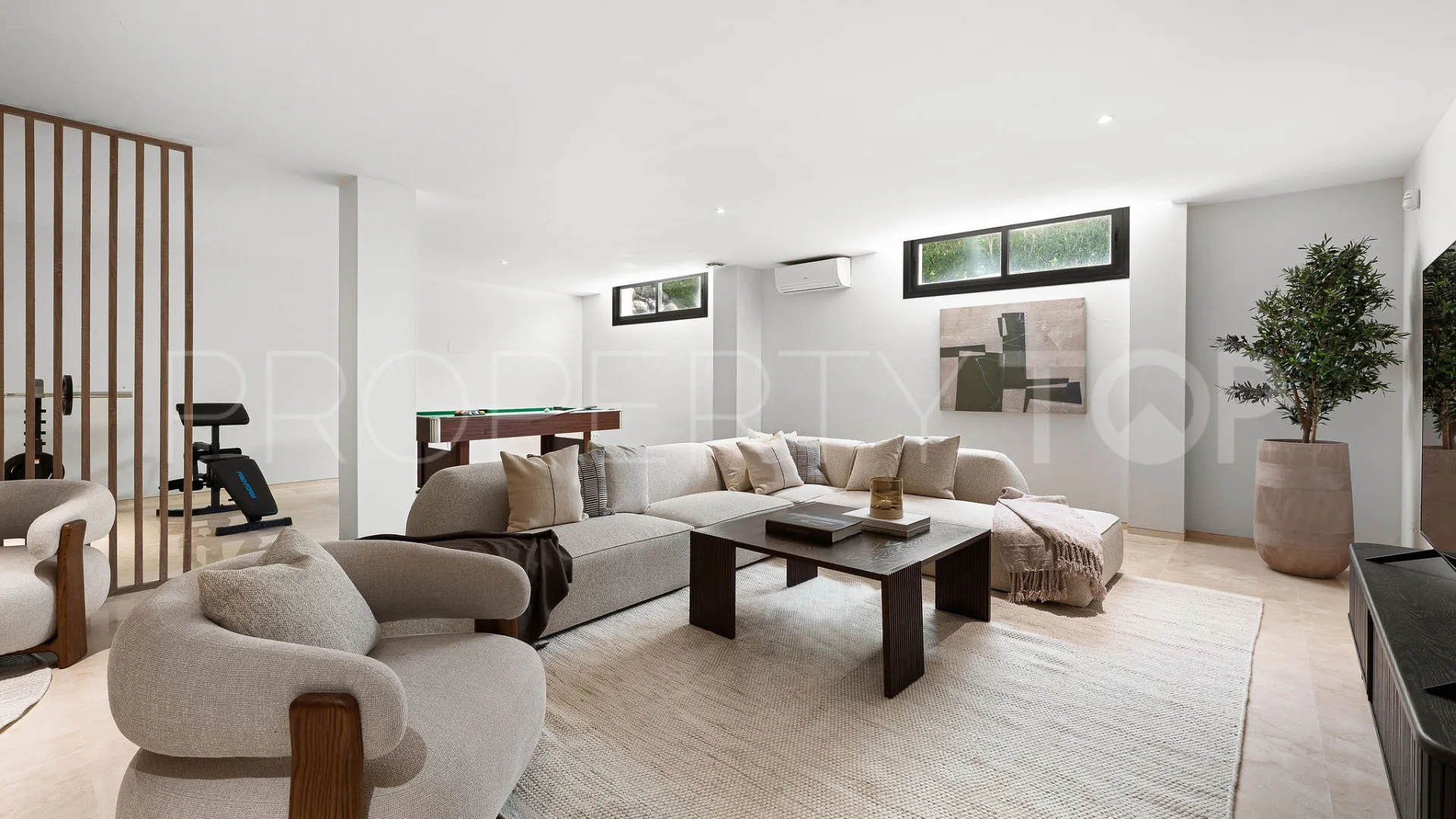 Villa en venta en Los Olivos del Paraiso de 5 dormitorios