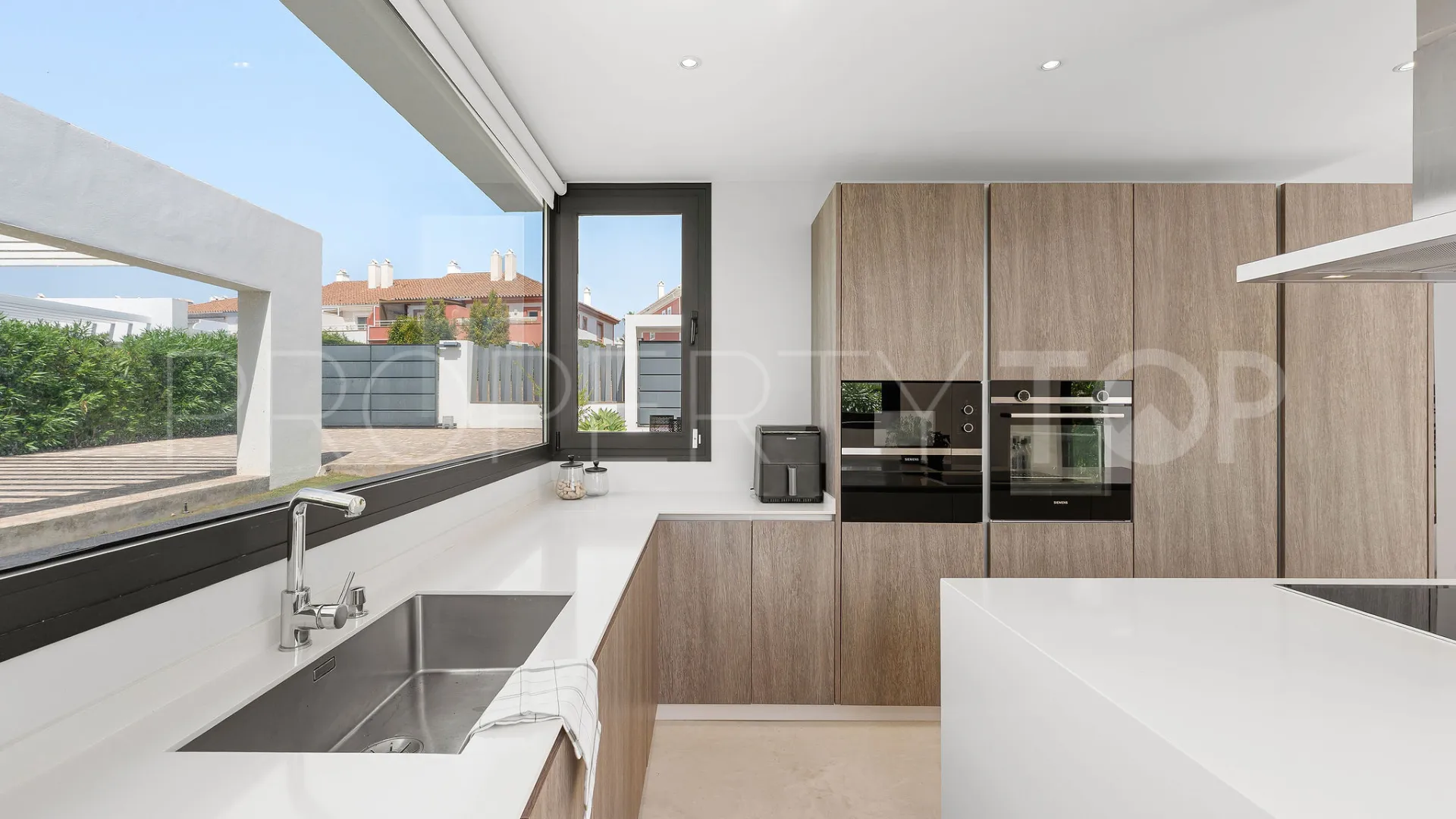 Villa en venta en Los Olivos del Paraiso de 5 dormitorios