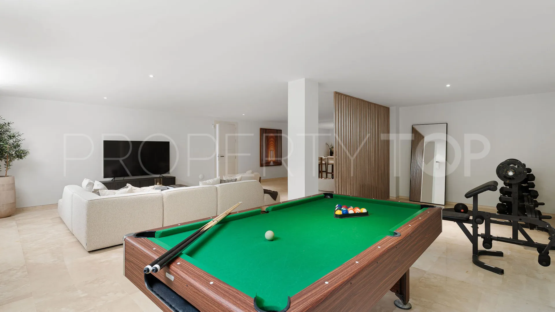 Villa en venta en Los Olivos del Paraiso de 5 dormitorios