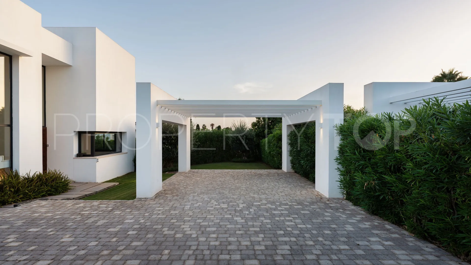 Villa en venta en Los Olivos del Paraiso de 5 dormitorios