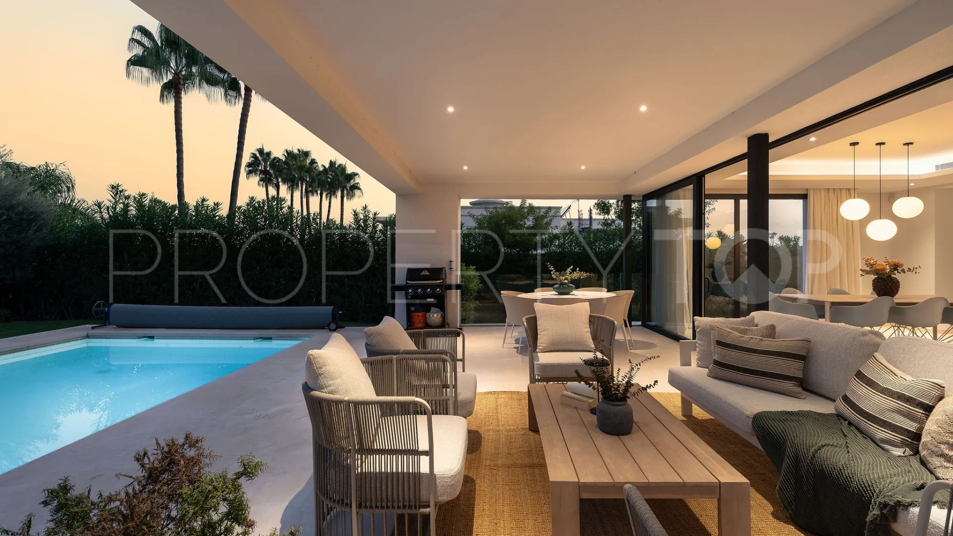 Villa en venta en Los Olivos del Paraiso de 5 dormitorios