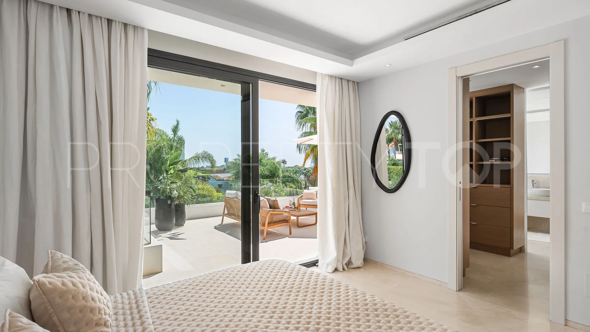 Villa en venta en Los Olivos del Paraiso de 5 dormitorios
