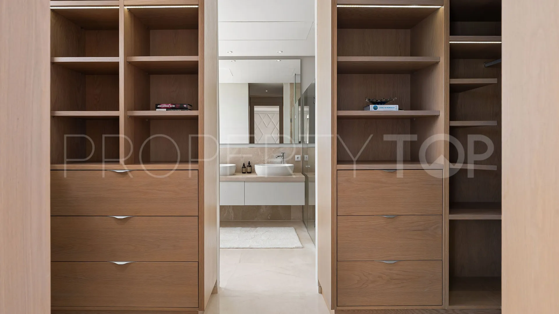 Villa en venta en Los Olivos del Paraiso de 5 dormitorios