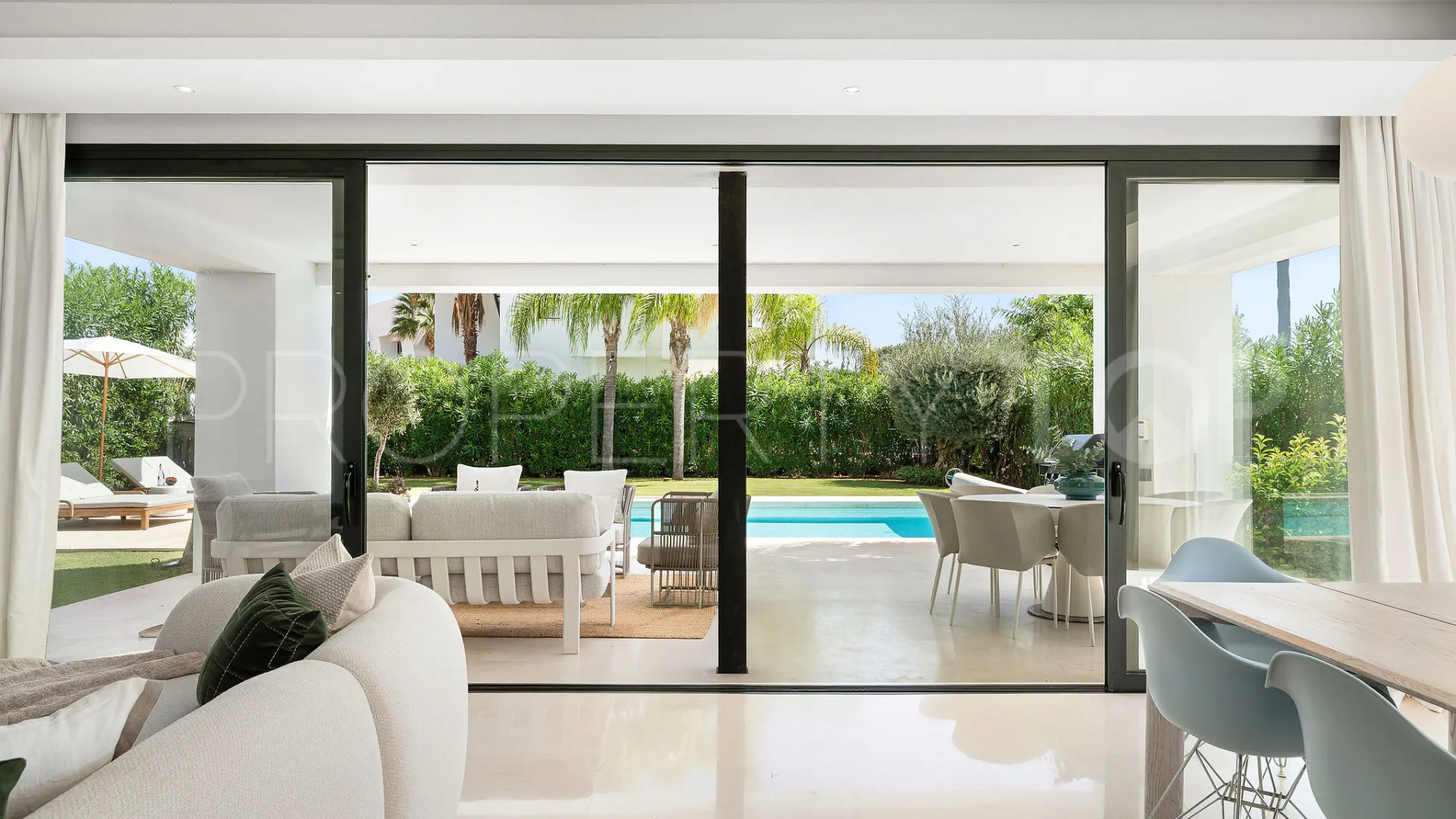 Villa en venta en Los Olivos del Paraiso de 5 dormitorios