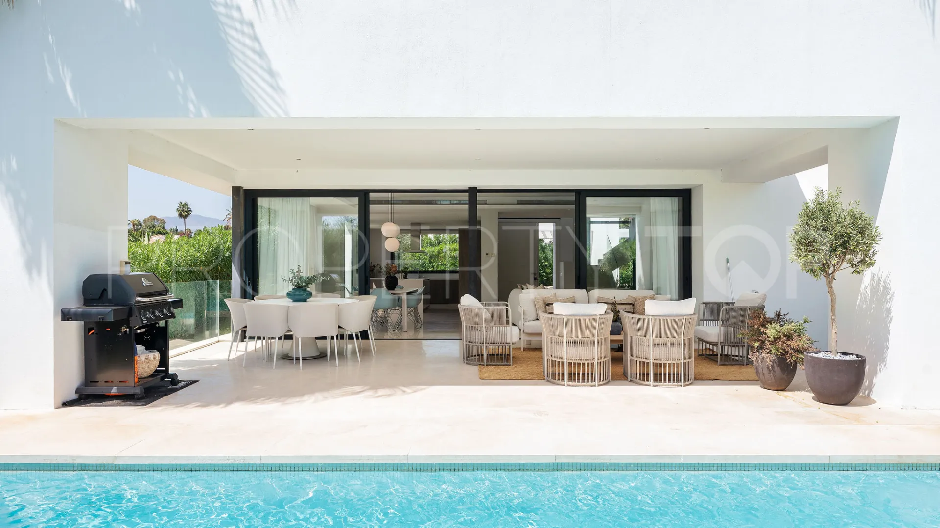 Villa en venta en Los Olivos del Paraiso de 5 dormitorios