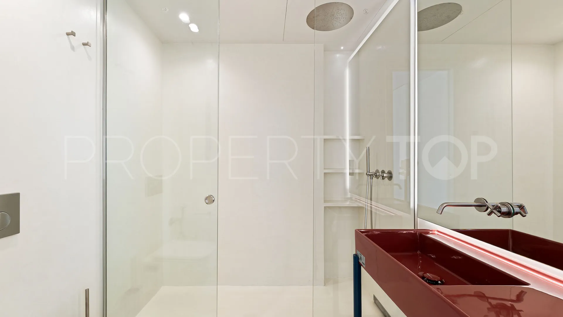 Se vende atico duplex con 2 dormitorios en Los Dragos