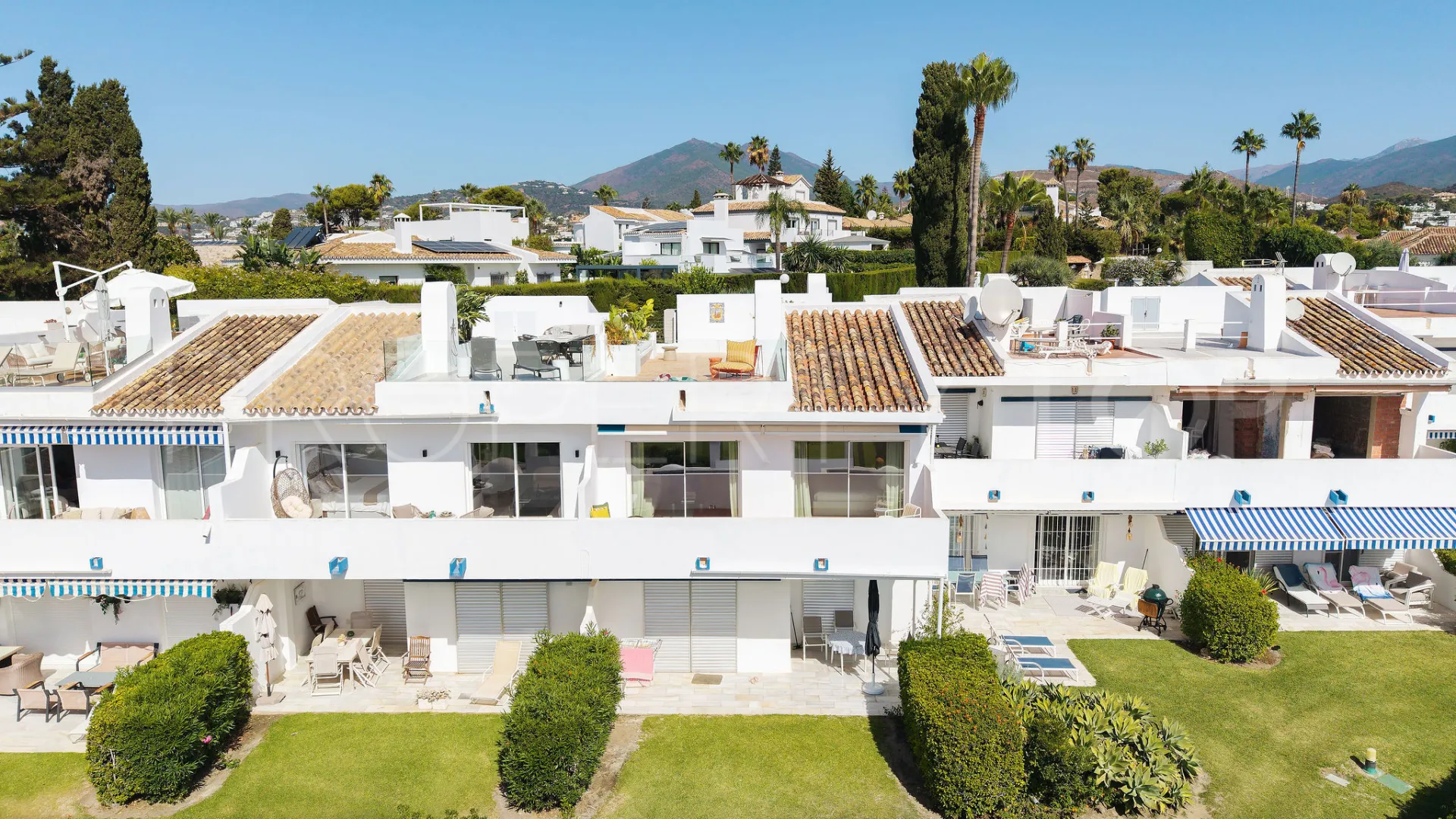 Se vende atico duplex con 2 dormitorios en Los Dragos