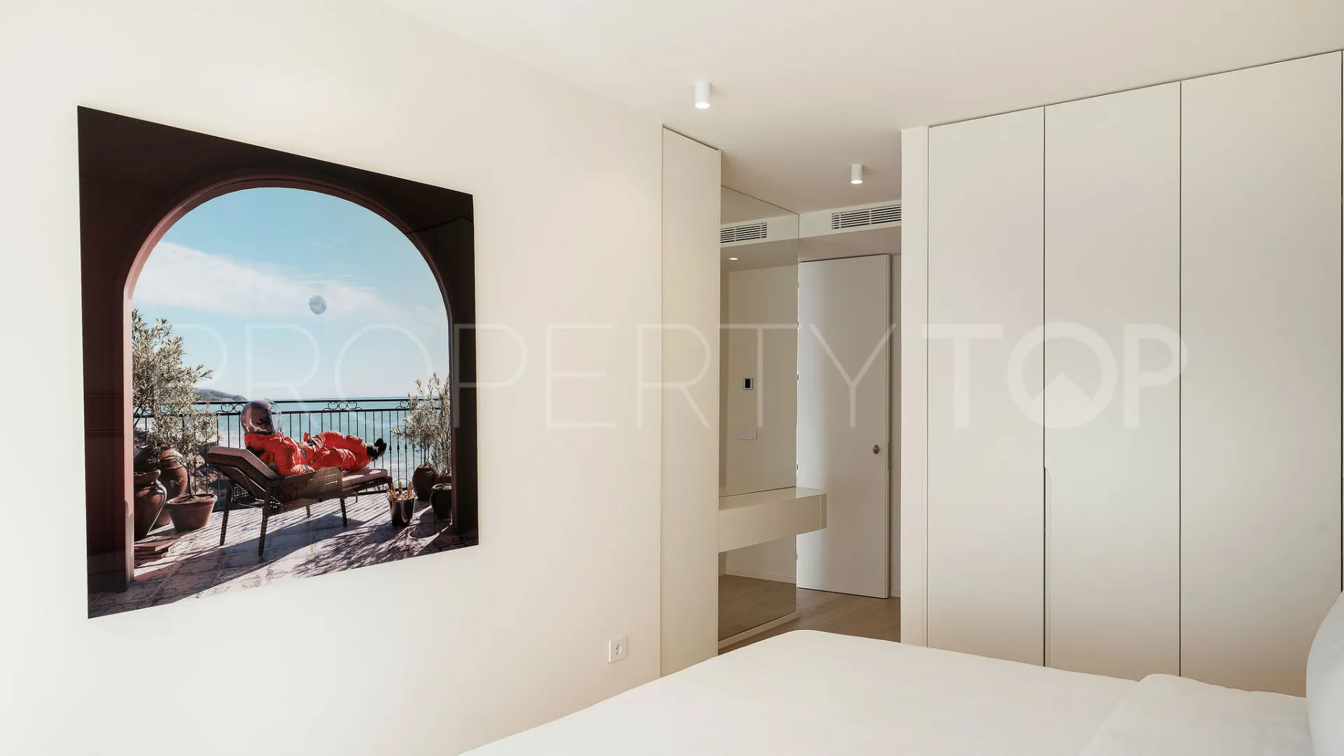 Se vende atico duplex con 2 dormitorios en Los Dragos