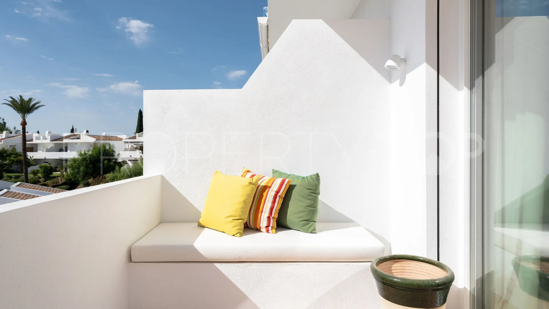 Se vende atico duplex con 2 dormitorios en Los Dragos