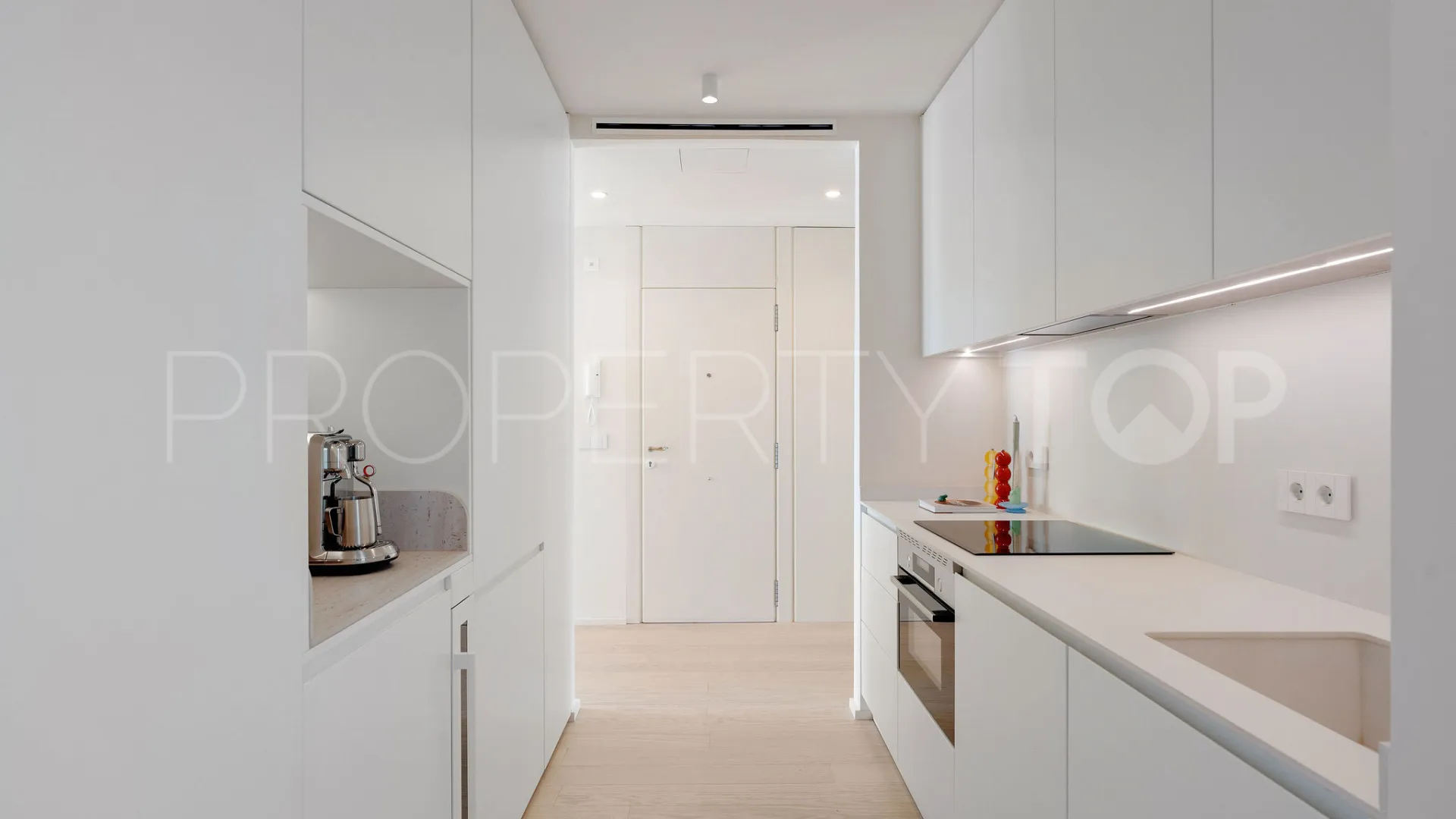 Se vende atico duplex con 2 dormitorios en Los Dragos
