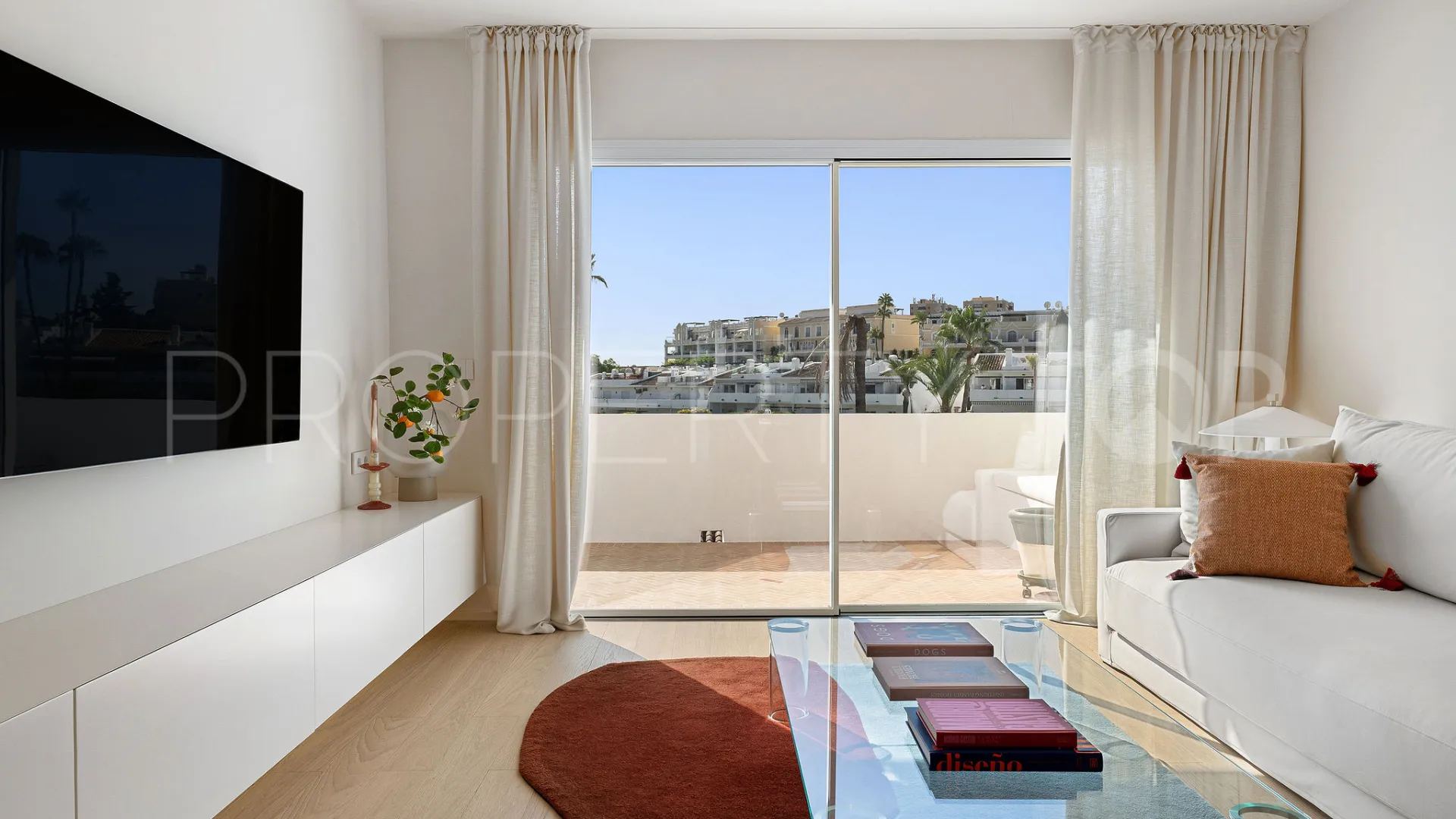 Se vende atico duplex con 2 dormitorios en Los Dragos