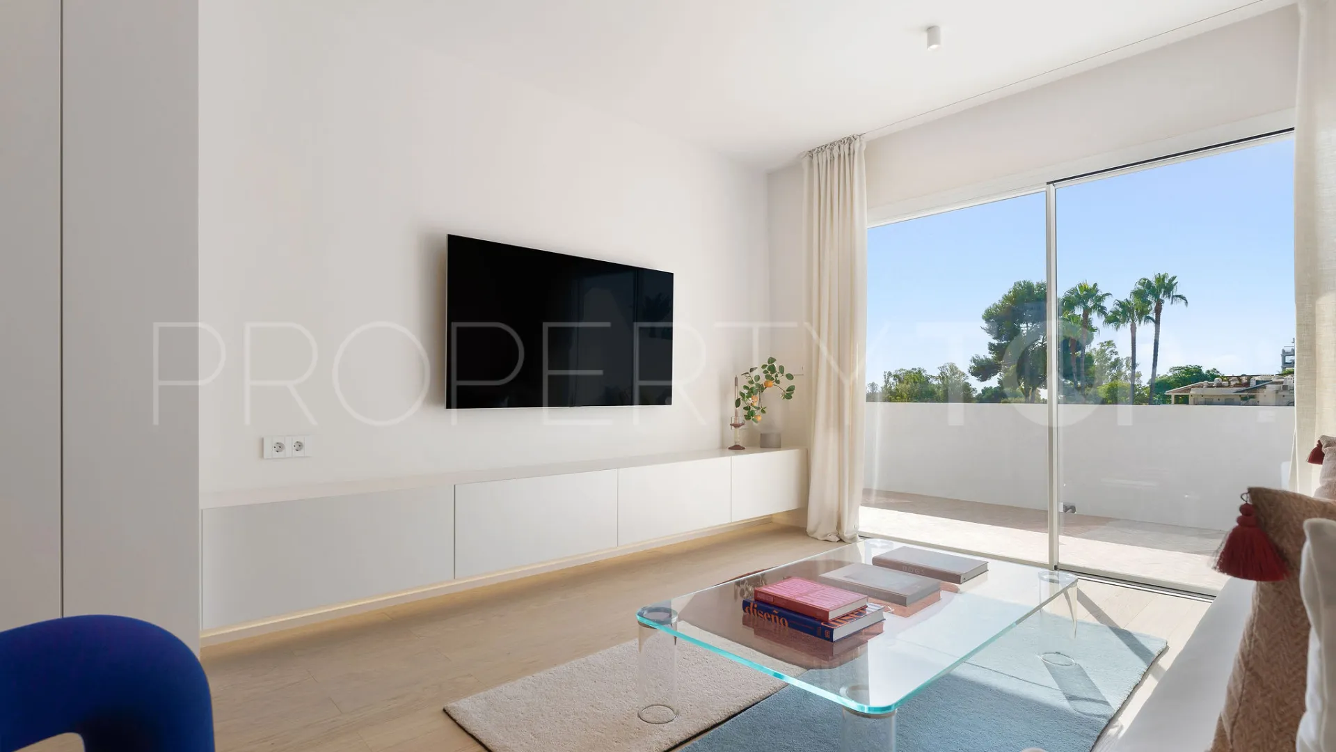 Se vende atico duplex con 2 dormitorios en Los Dragos