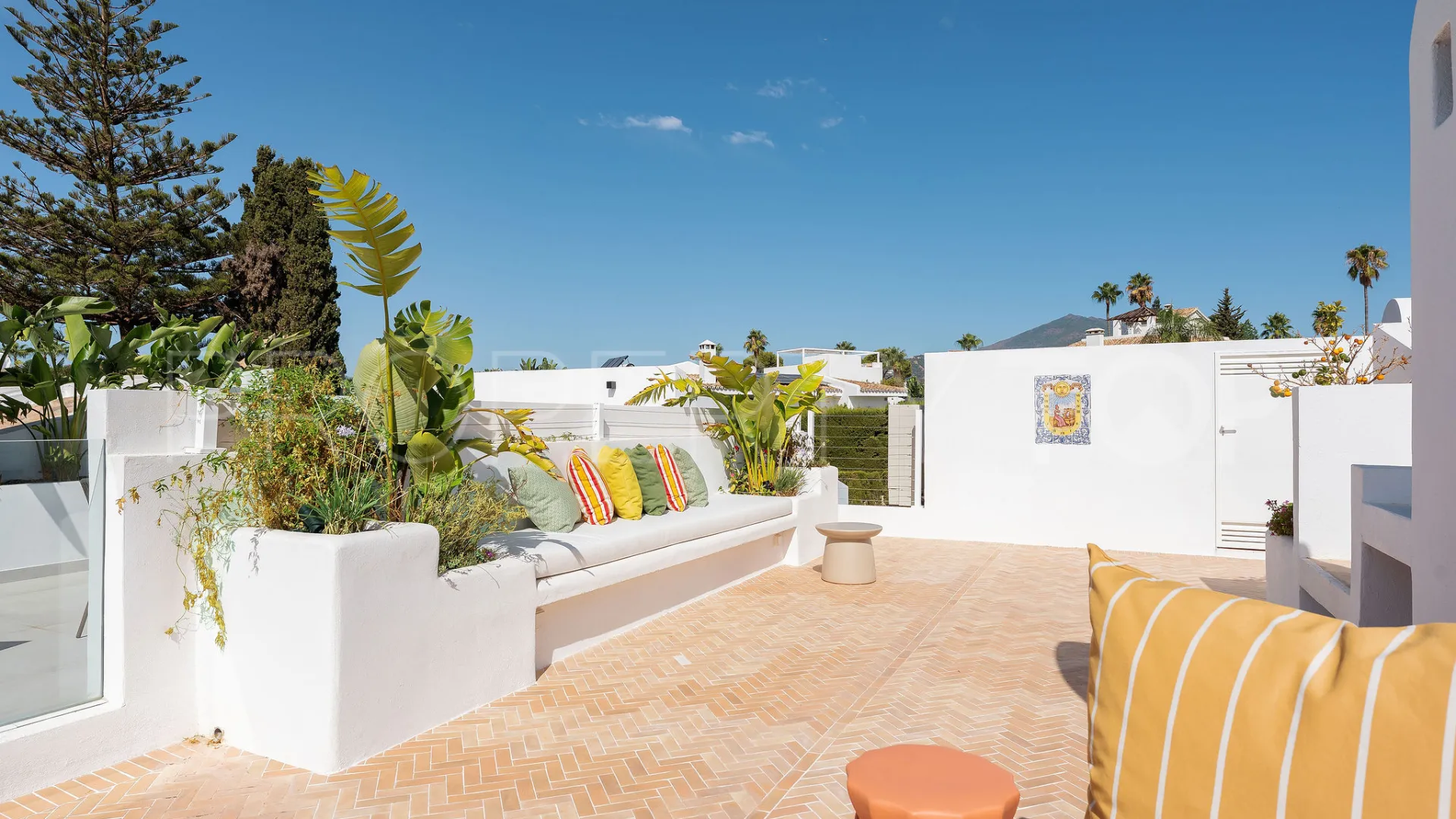 Se vende atico duplex con 2 dormitorios en Los Dragos