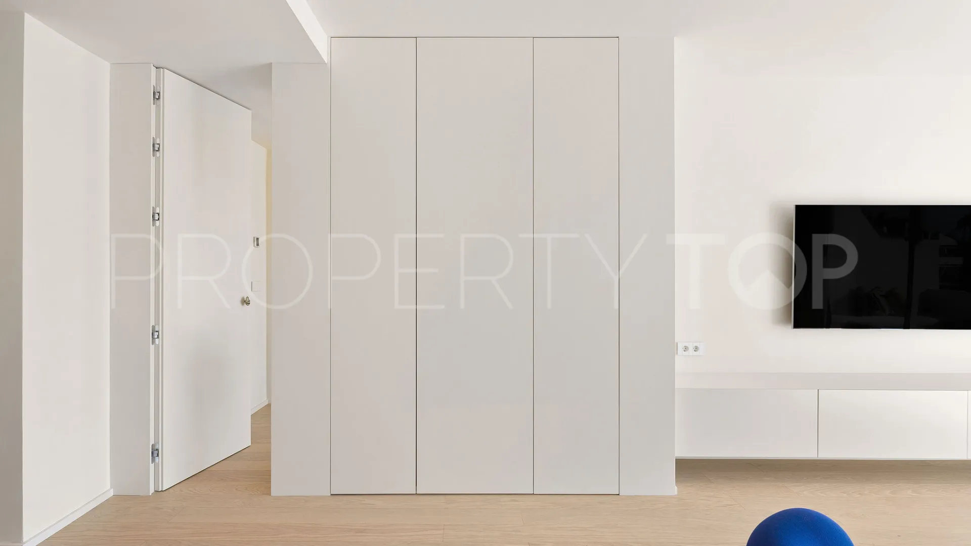 Se vende atico duplex con 2 dormitorios en Los Dragos
