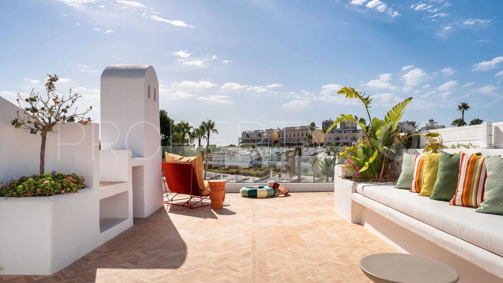 Se vende atico duplex con 2 dormitorios en Los Dragos