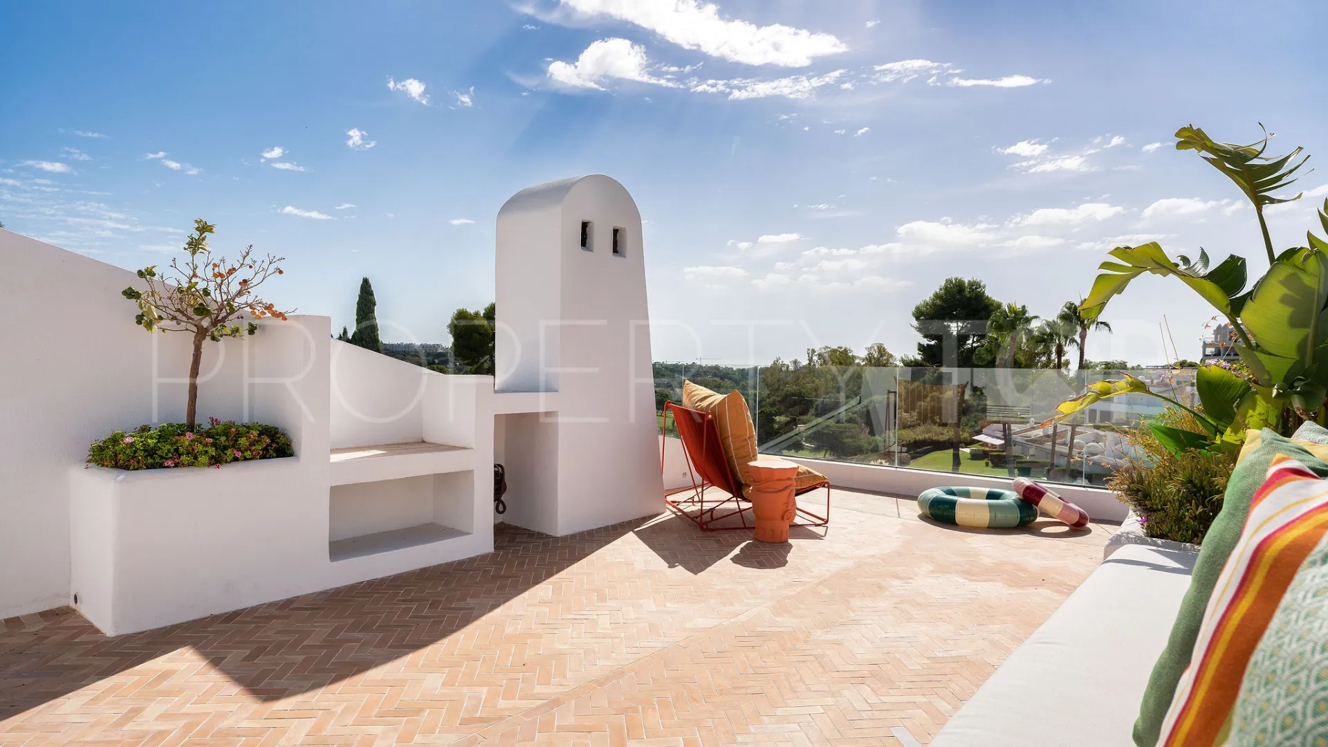 Se vende atico duplex con 2 dormitorios en Los Dragos
