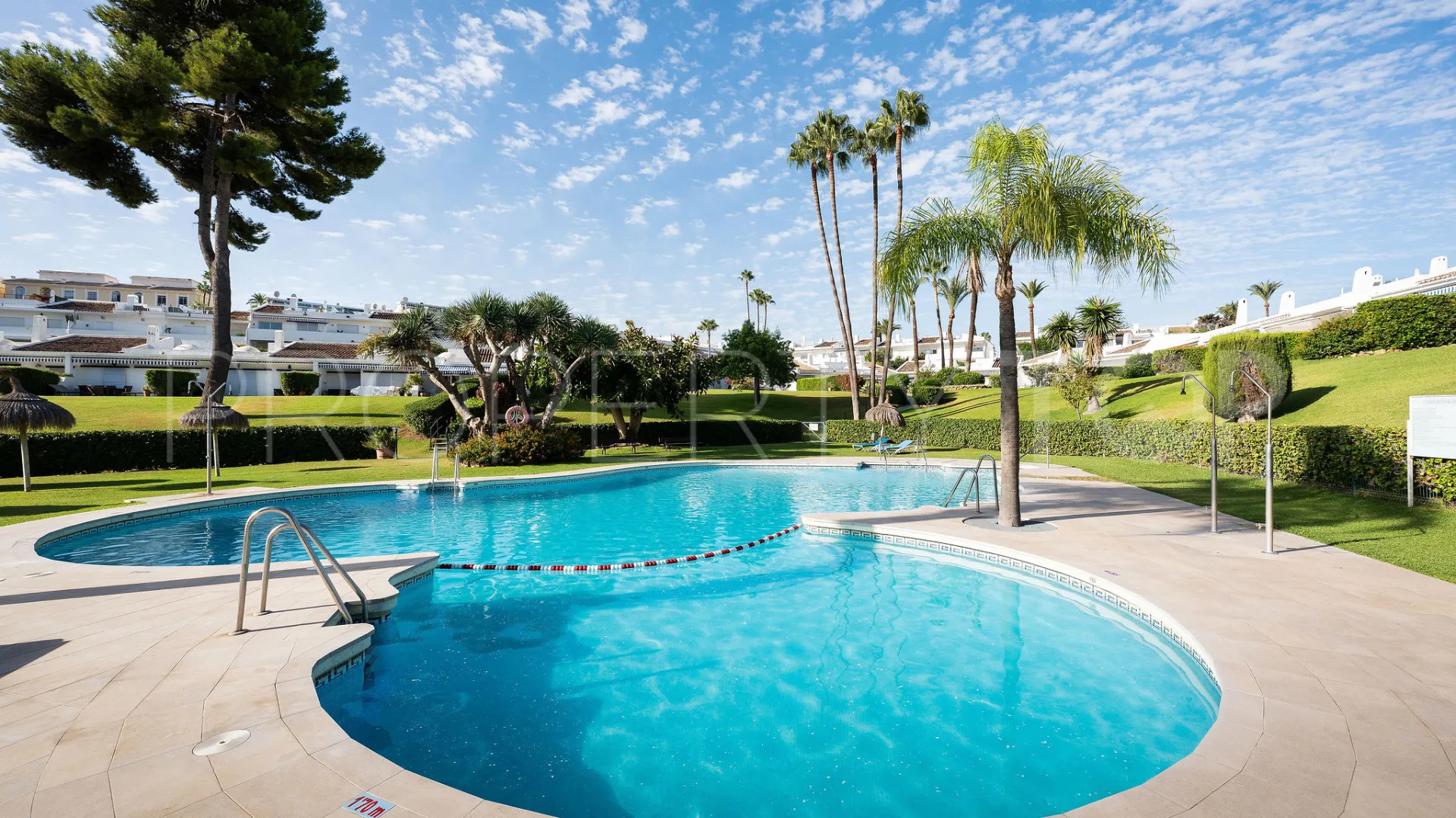 Se vende atico duplex con 2 dormitorios en Los Dragos